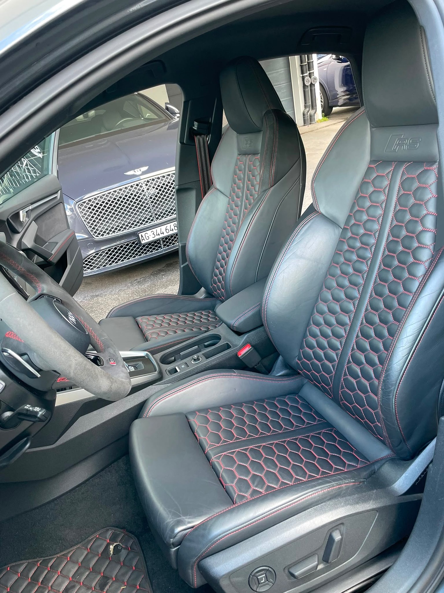 AUDI RS3 Limousine 2.5 TSI quattro S-tronic mit GRAIL ESD — zdjęcie 9