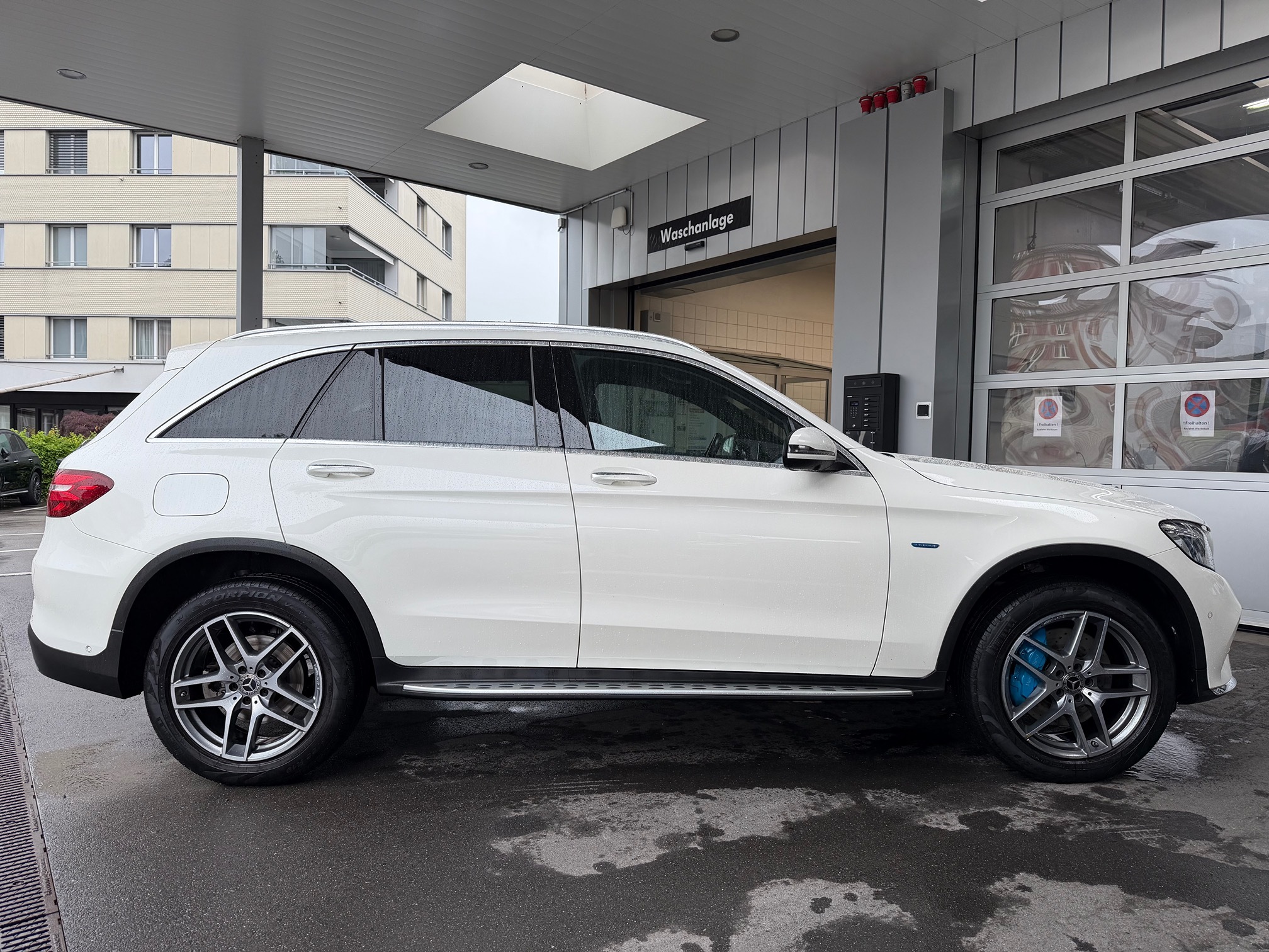 MERCEDES-BENZ GLC 350e — zdjęcie 3