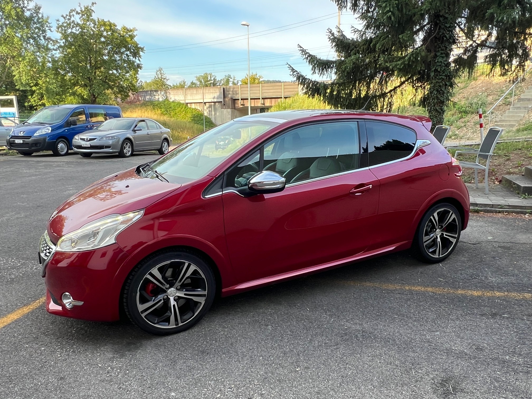 PEUGEOT 208 1.6 GTI Turbo — zdjęcie 4