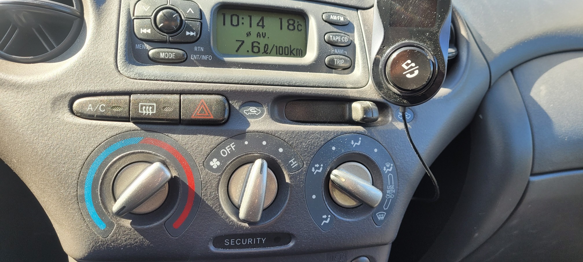 TOYOTA Yaris 1.5 TS — zdjęcie 11