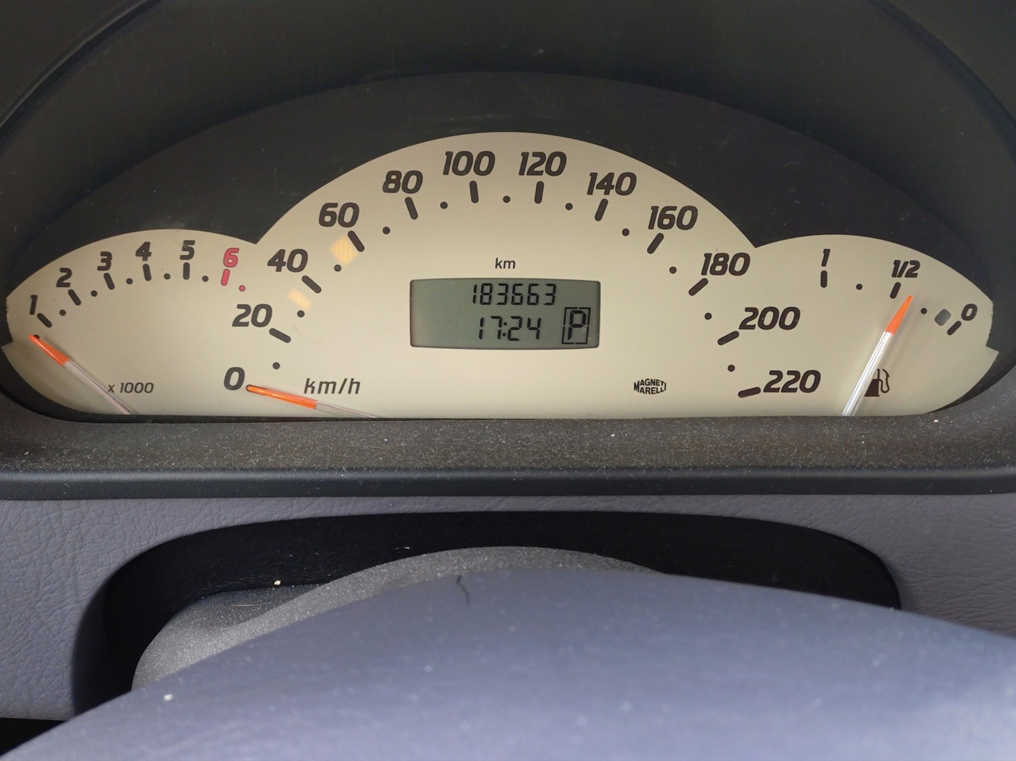 MERCEDES-BENZ A 160 1,6 Avantgarde Automat — zdjęcie 12