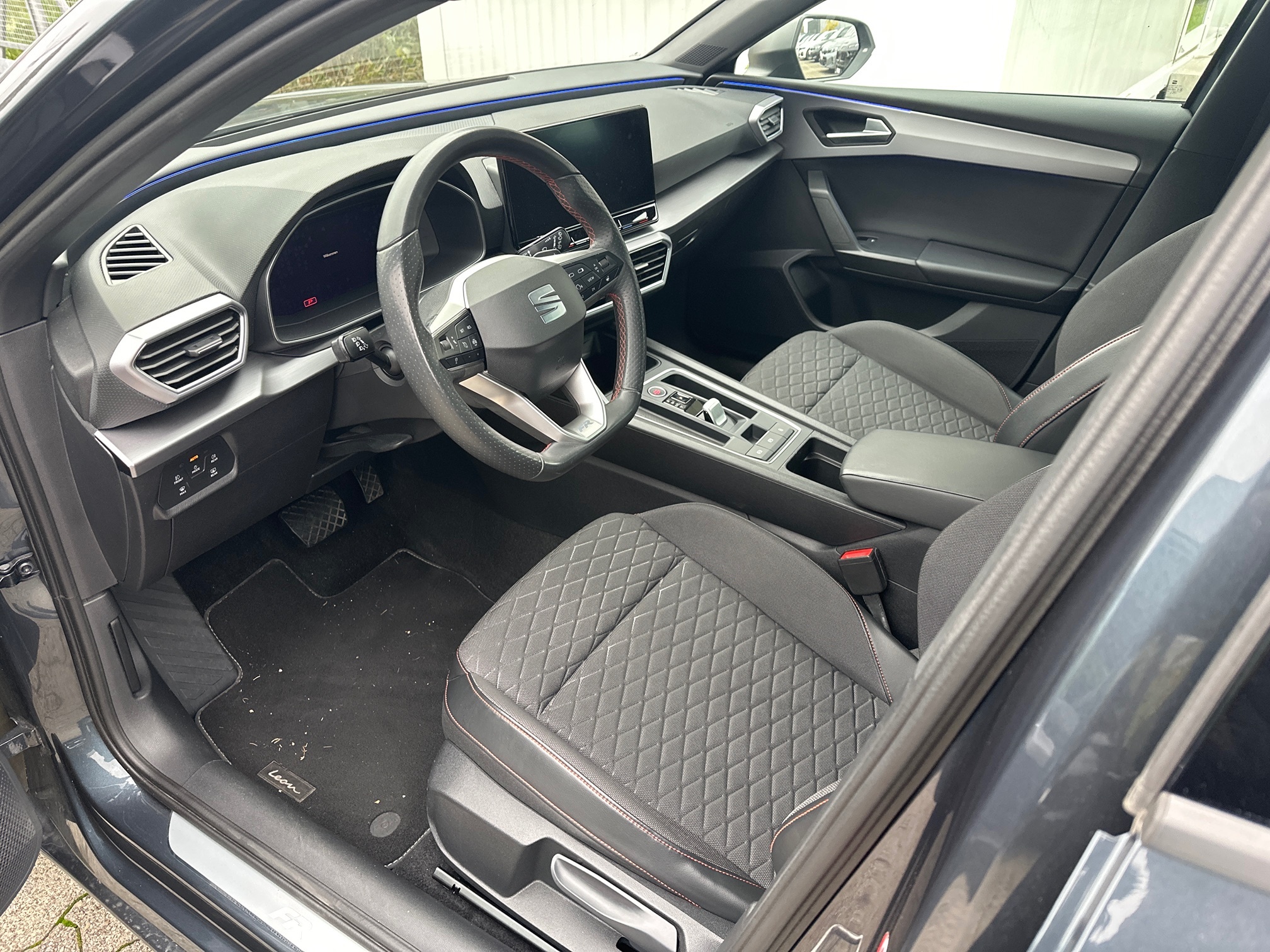 SEAT Leon 1.5 eTSI — zdjęcie 5