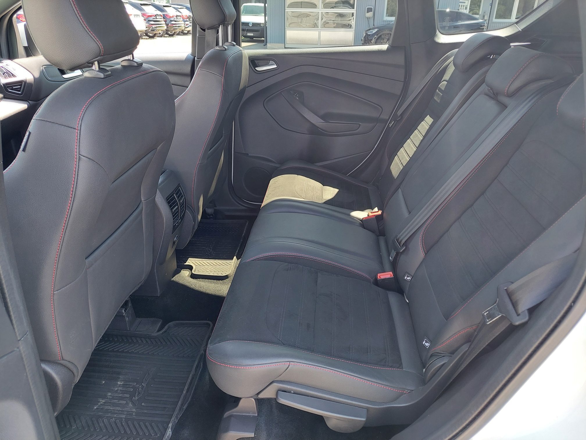 FORD Kuga 2.0 TDCi 4x4 — zdjęcie 6