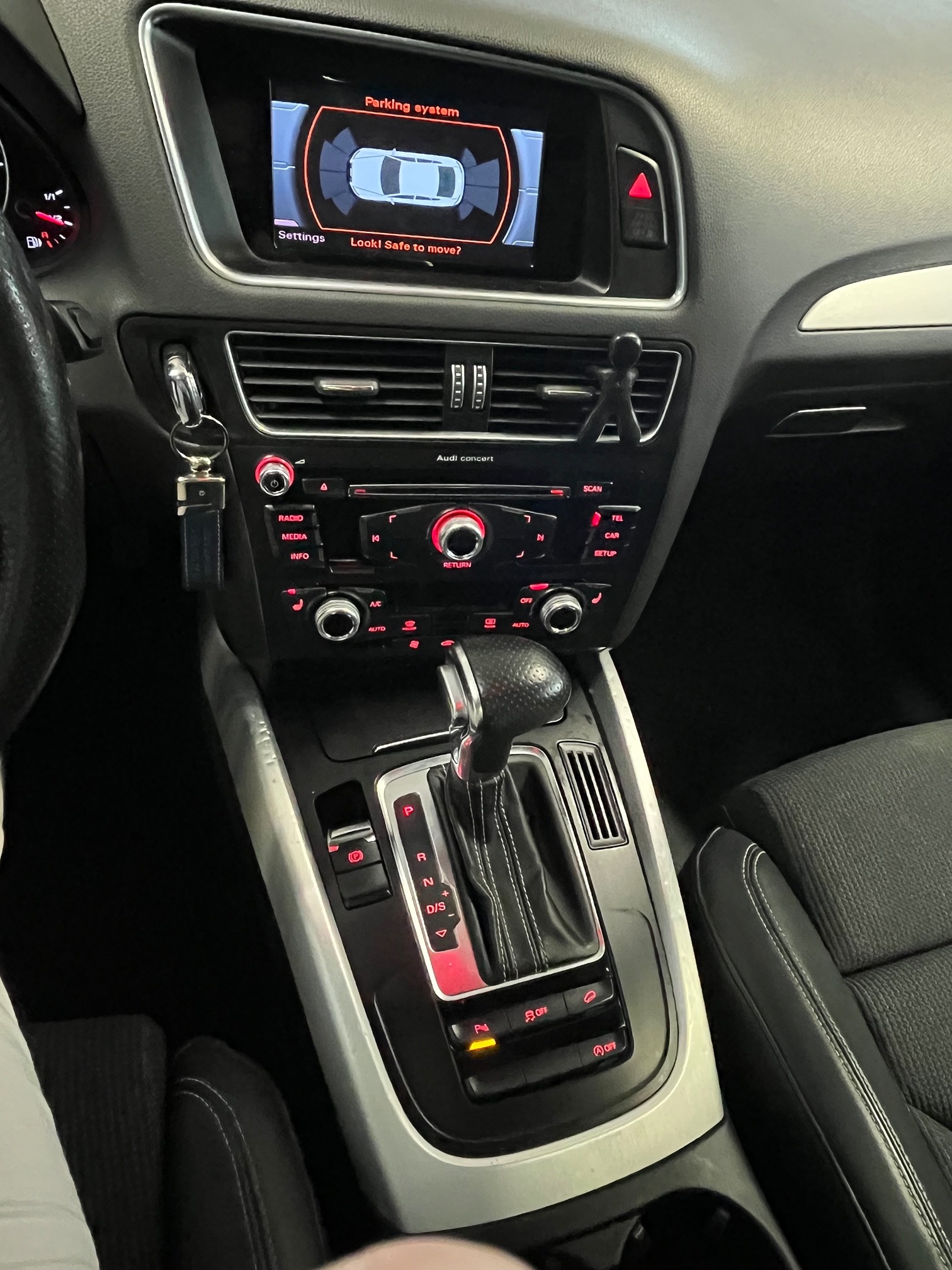 AUDI Q5 2.0TDI — zdjęcie 8