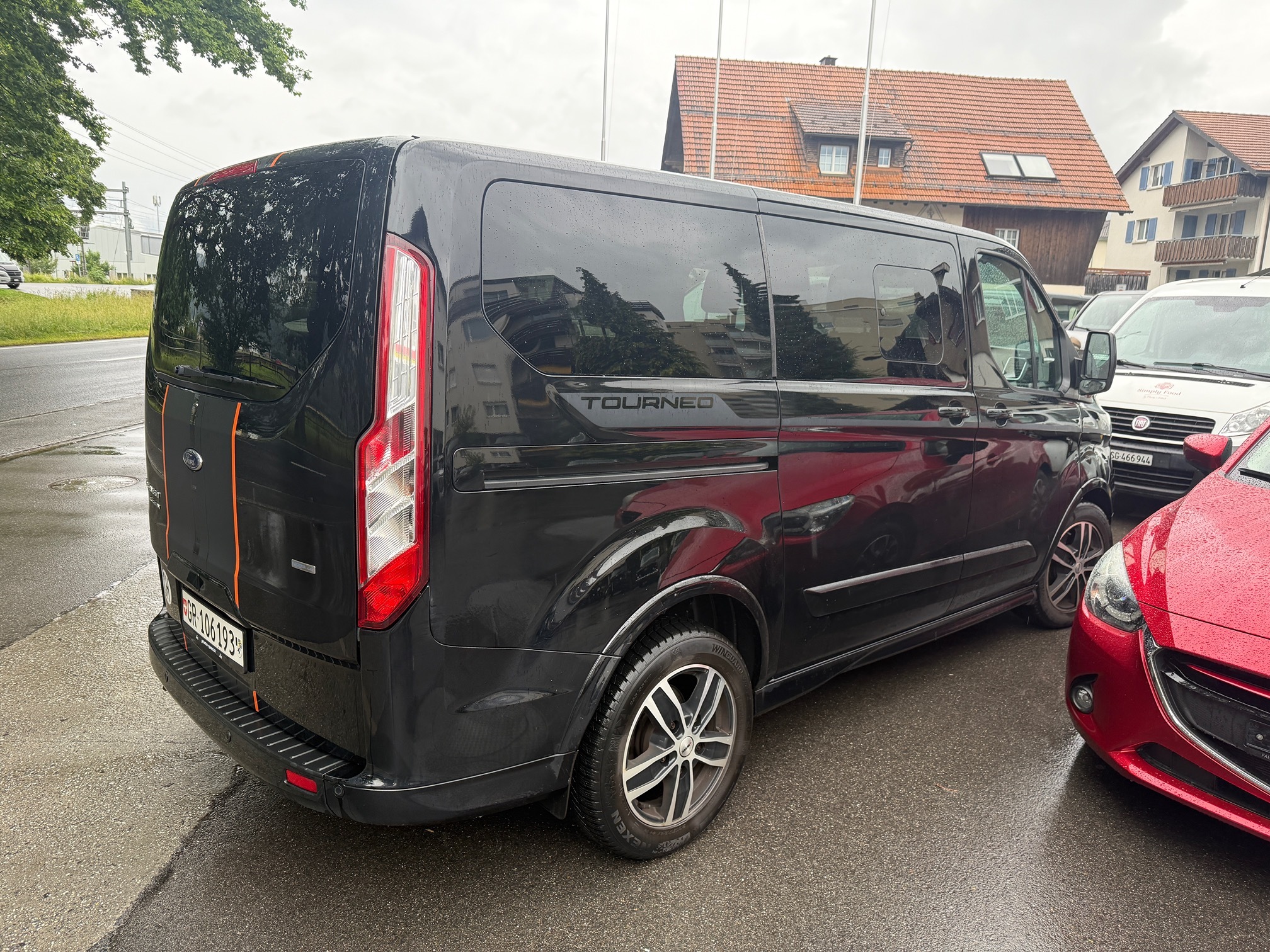 FORD Tourneo Custom — zdjęcie 2