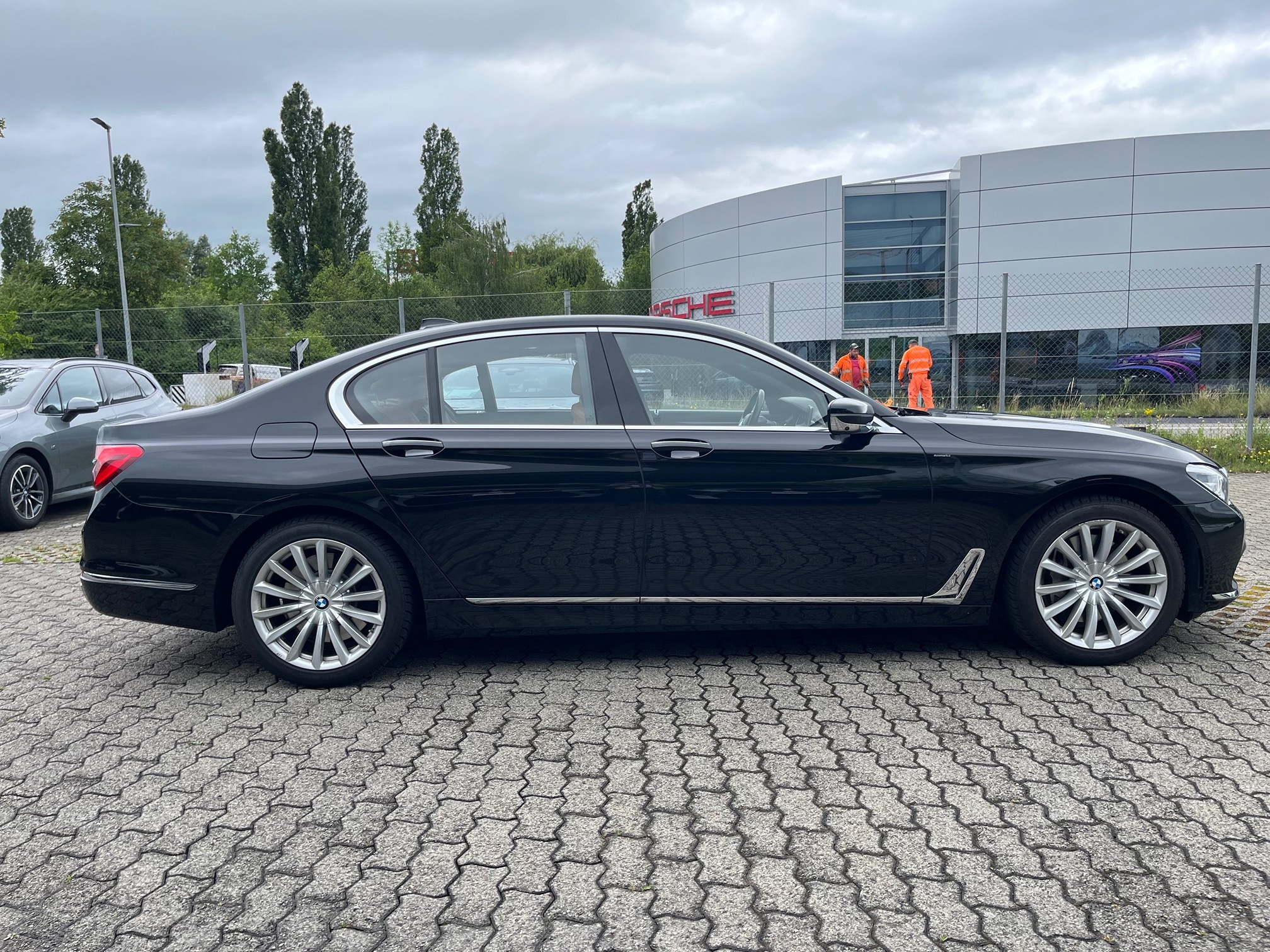 BMW 750i xDrive — zdjęcie 6