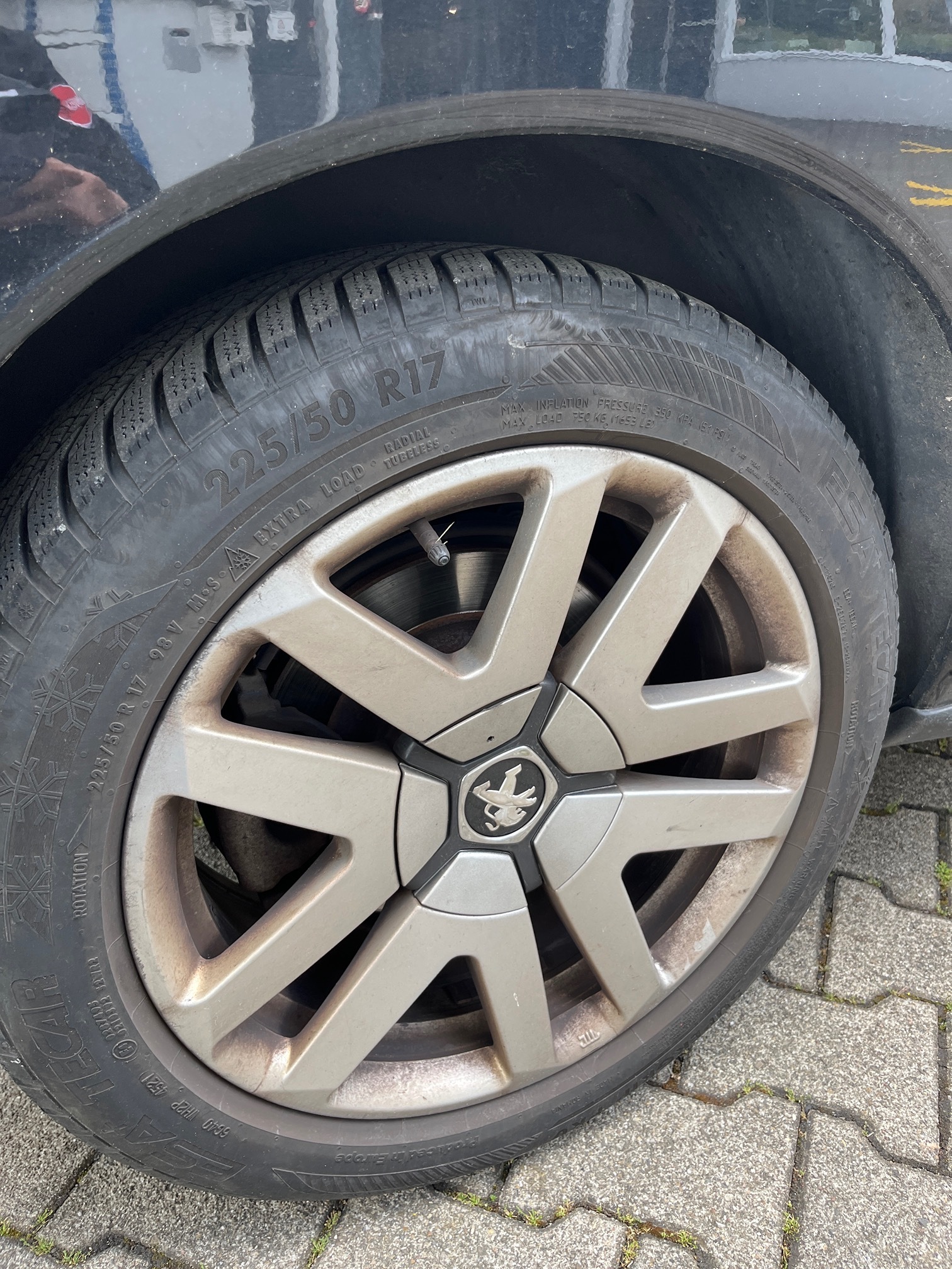 PEUGEOT 3008 HYbrid4 — zdjęcie 12