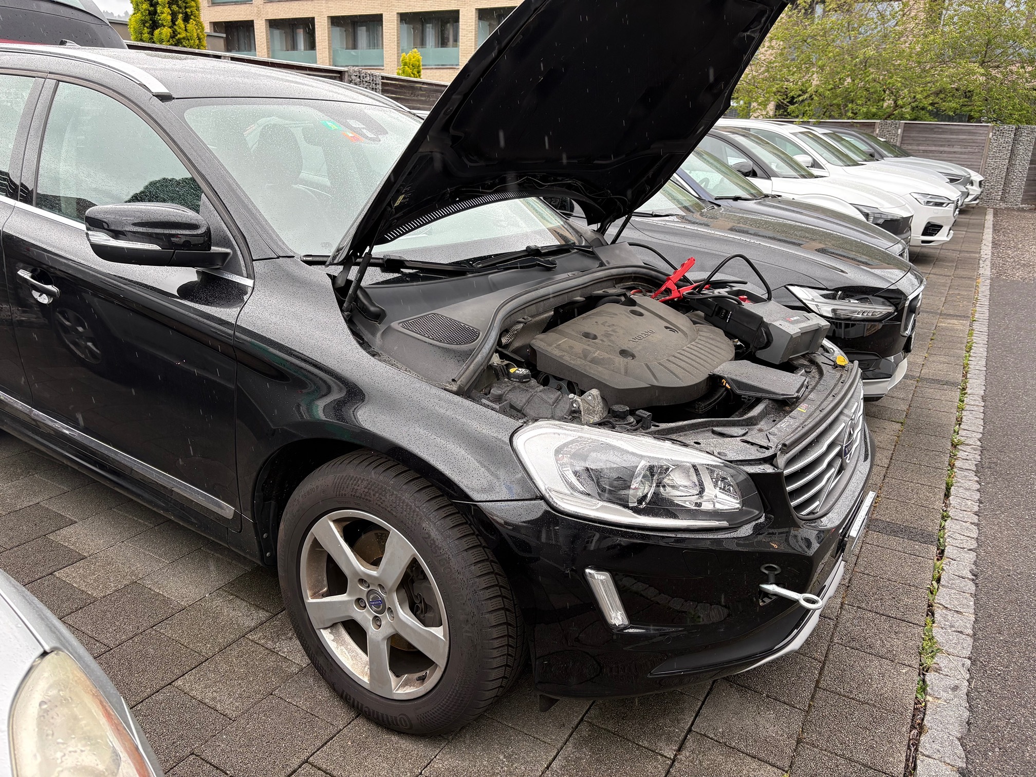 VOLVO XC60 D4 AWD — zdjęcie 4