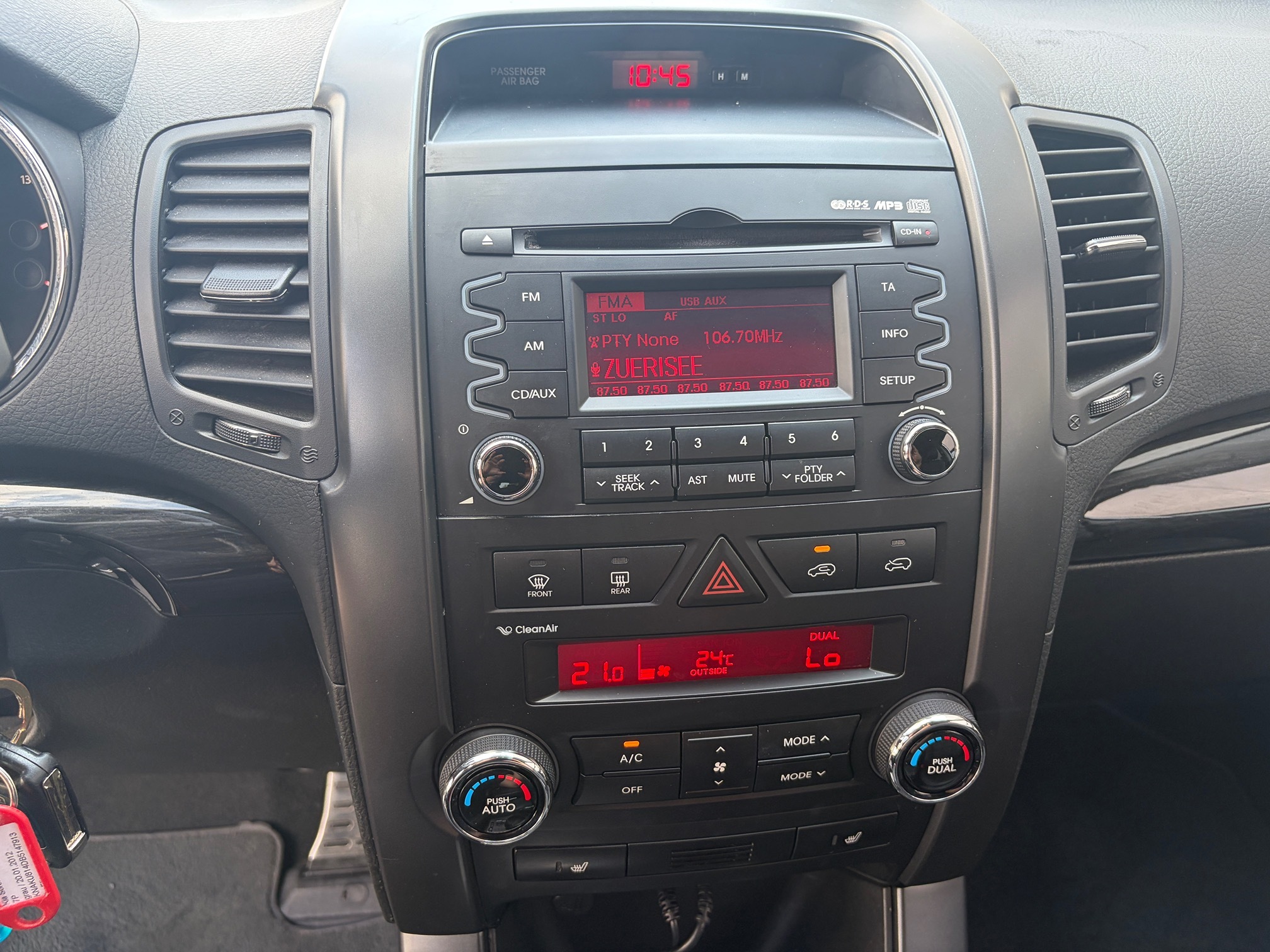KIA Sorento III 2.2 — zdjęcie 12