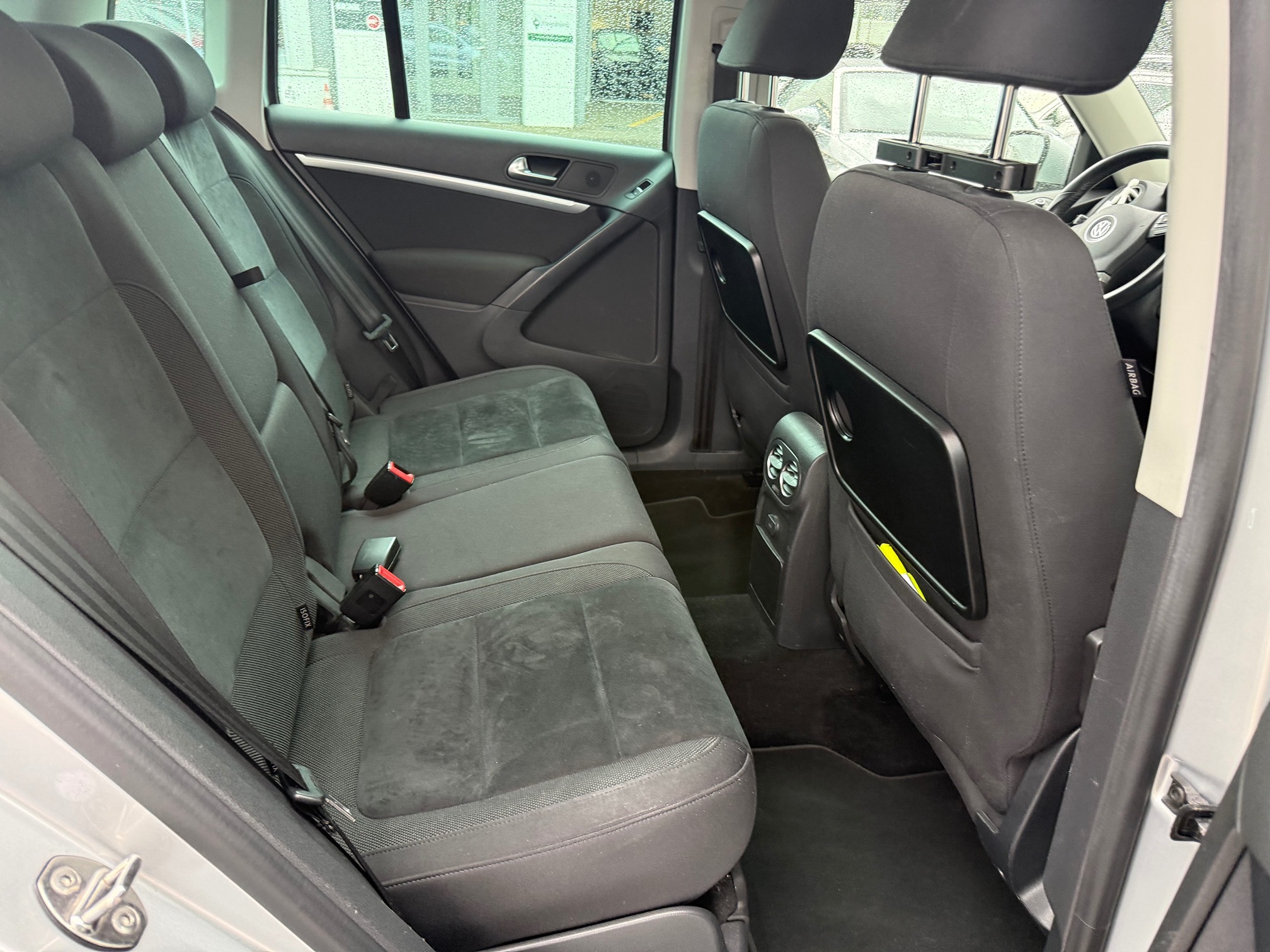 VW Tiguan 2.0 — zdjęcie 11