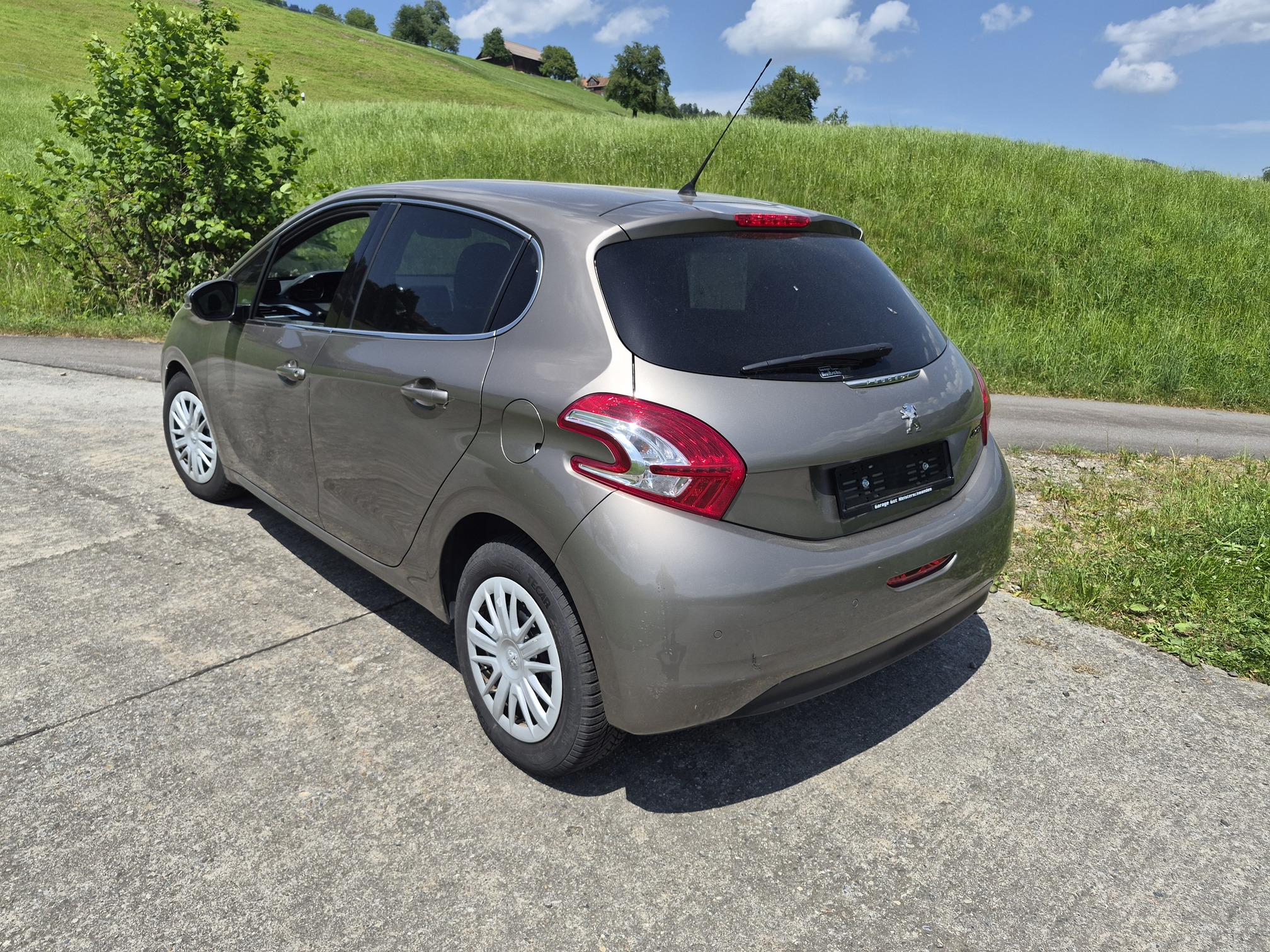 PEUGEOT 208 1.6 VTi — zdjęcie 2