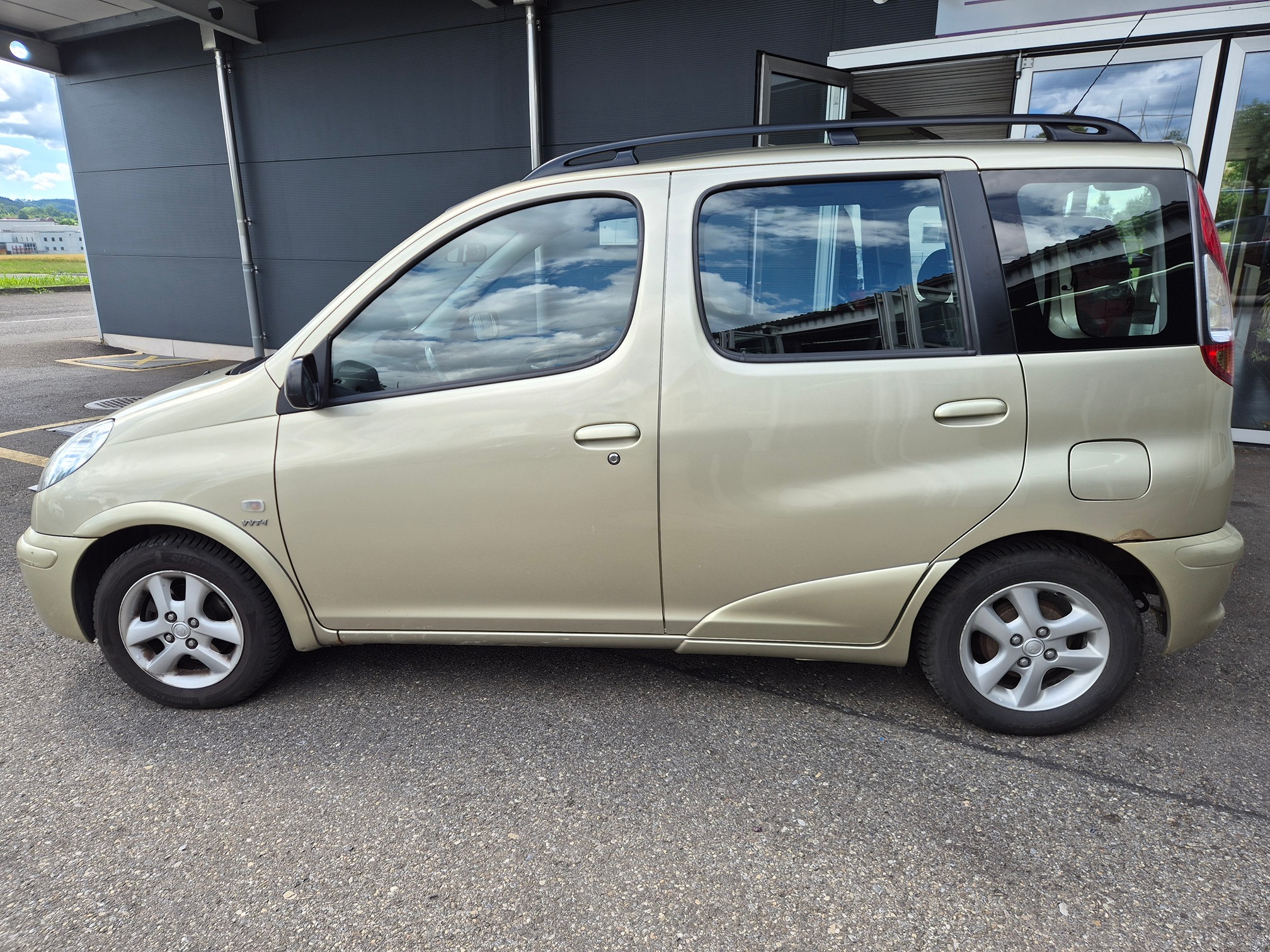 TOYOTA Yaris Verso 1.5 — zdjęcie 7
