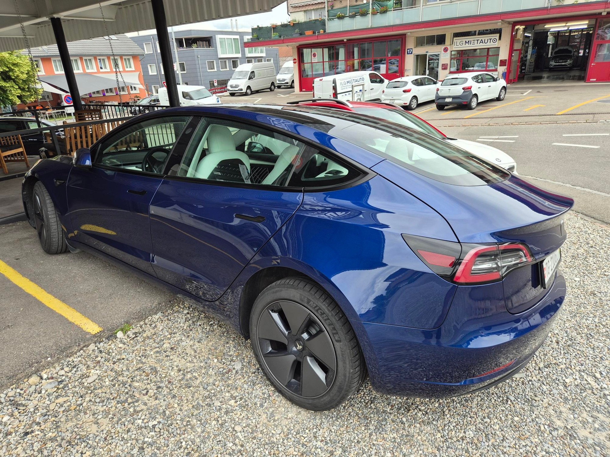 TESLA Model 3 SR RWD P — zdjęcie 4