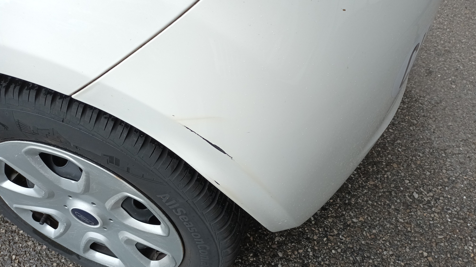 FORD Ka 1.2i — zdjęcie 9