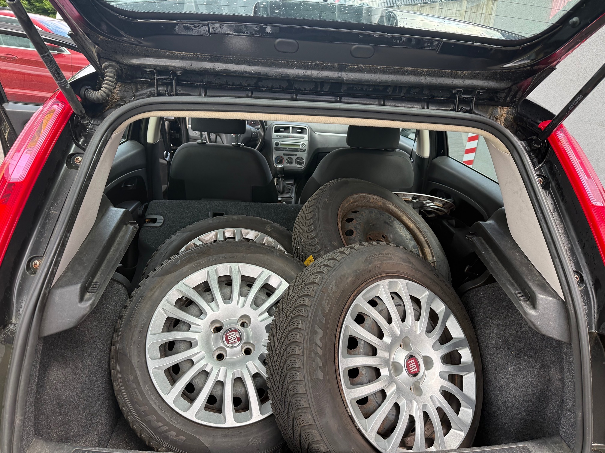 FIAT Punto 1.4 8V — zdjęcie 11