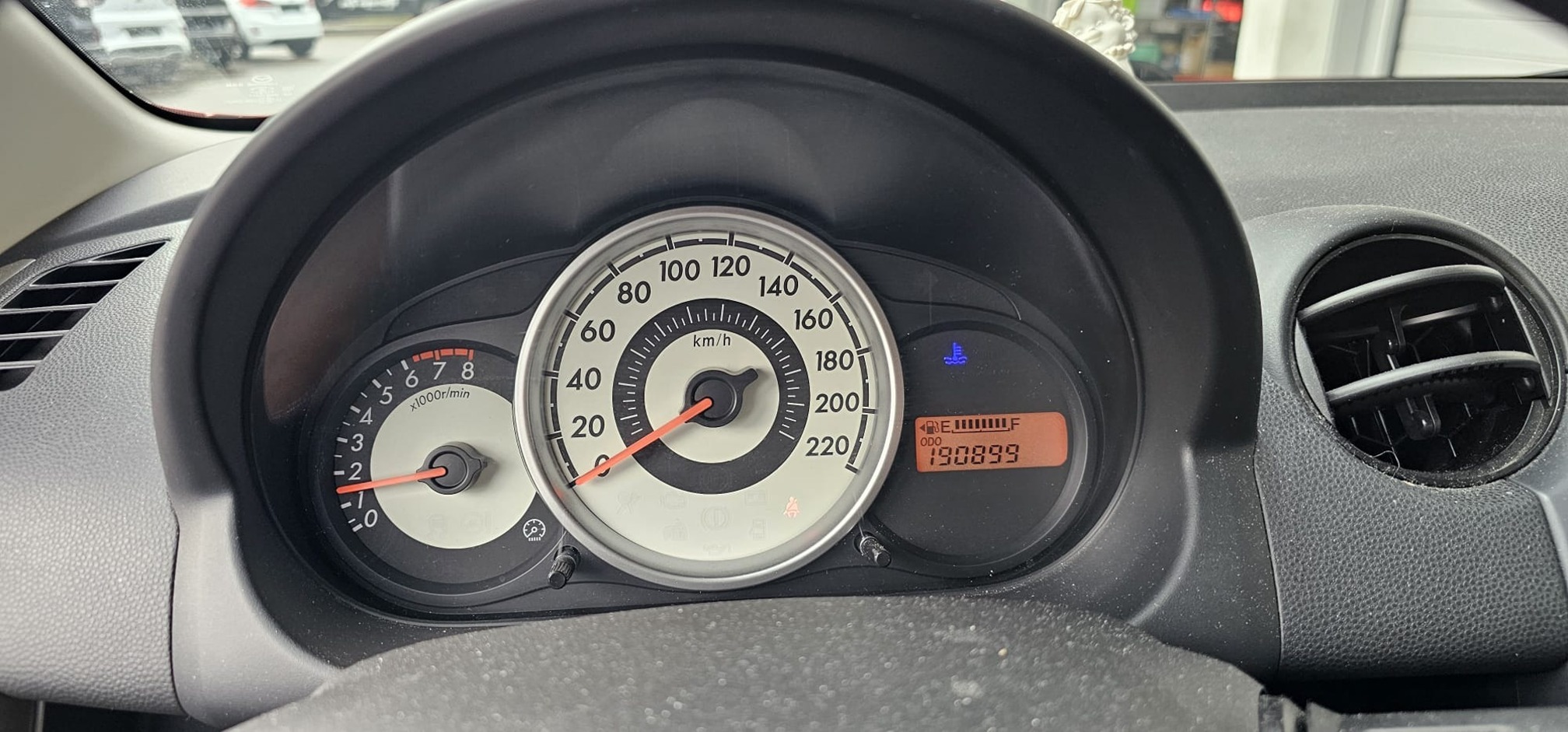 MAZDA 2 1.3 — zdjęcie 11