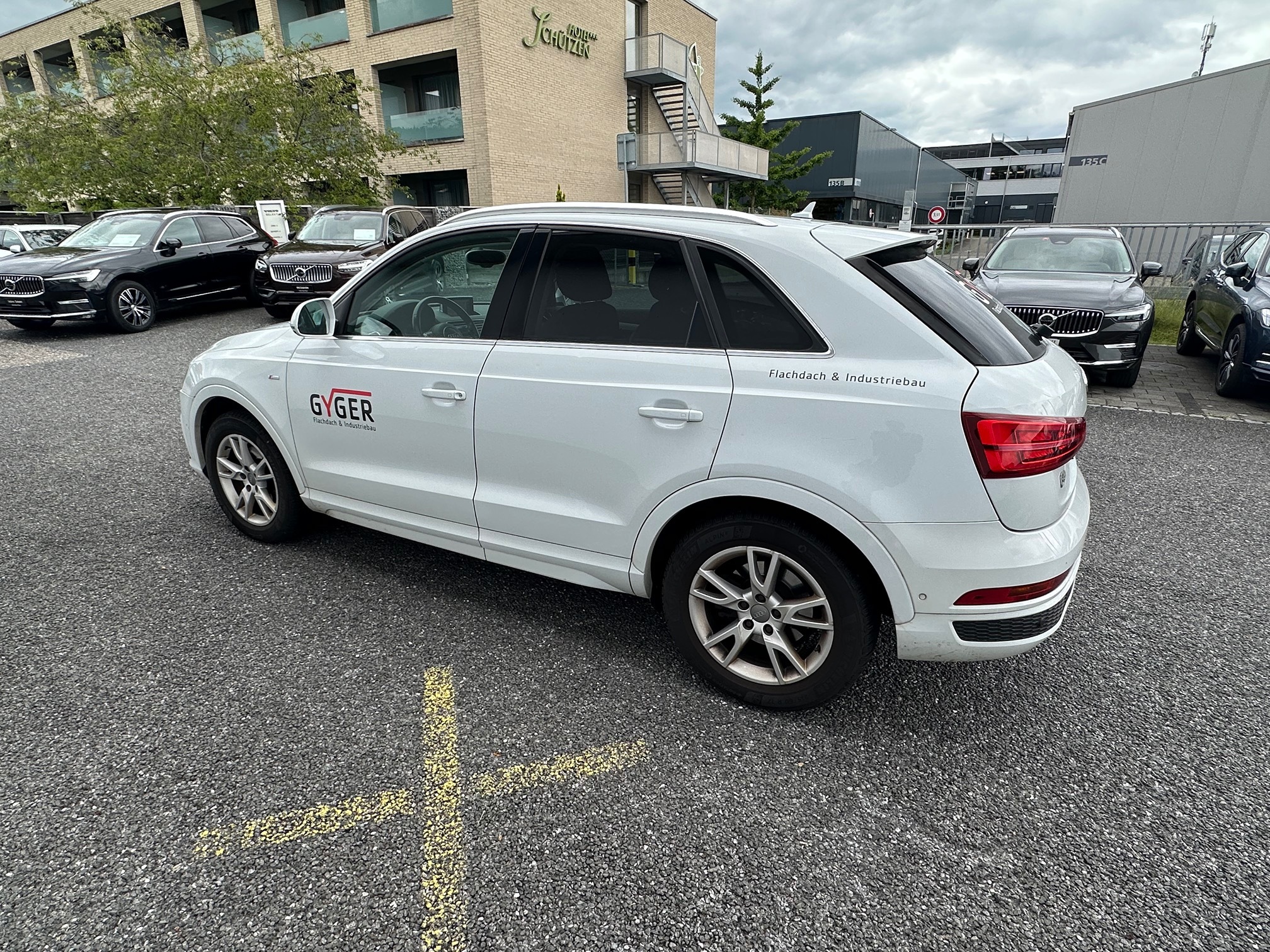 AUDI Q3 2.0TDI quattro — zdjęcie 2