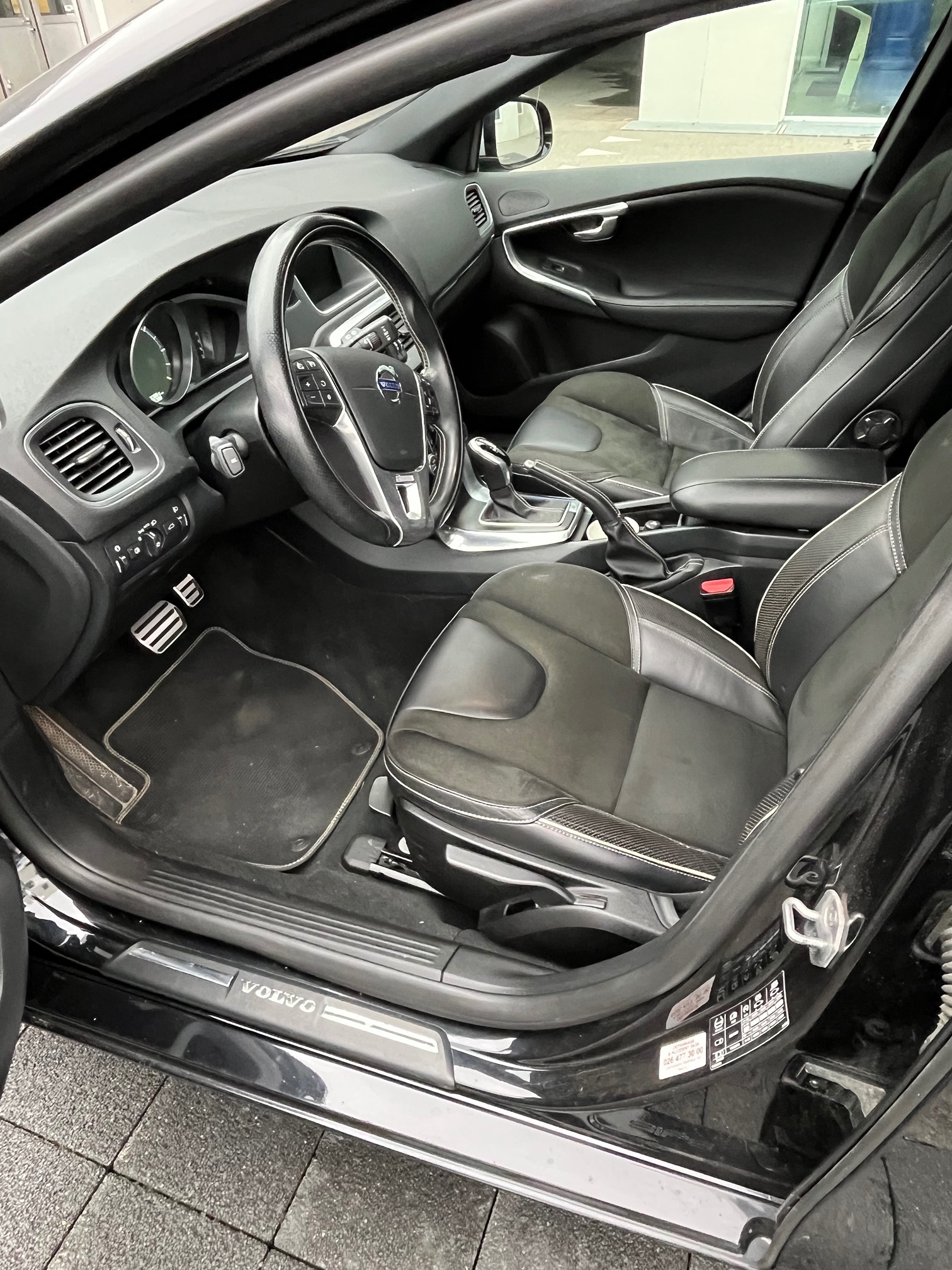 VOLVO V40 D3 — zdjęcie 12
