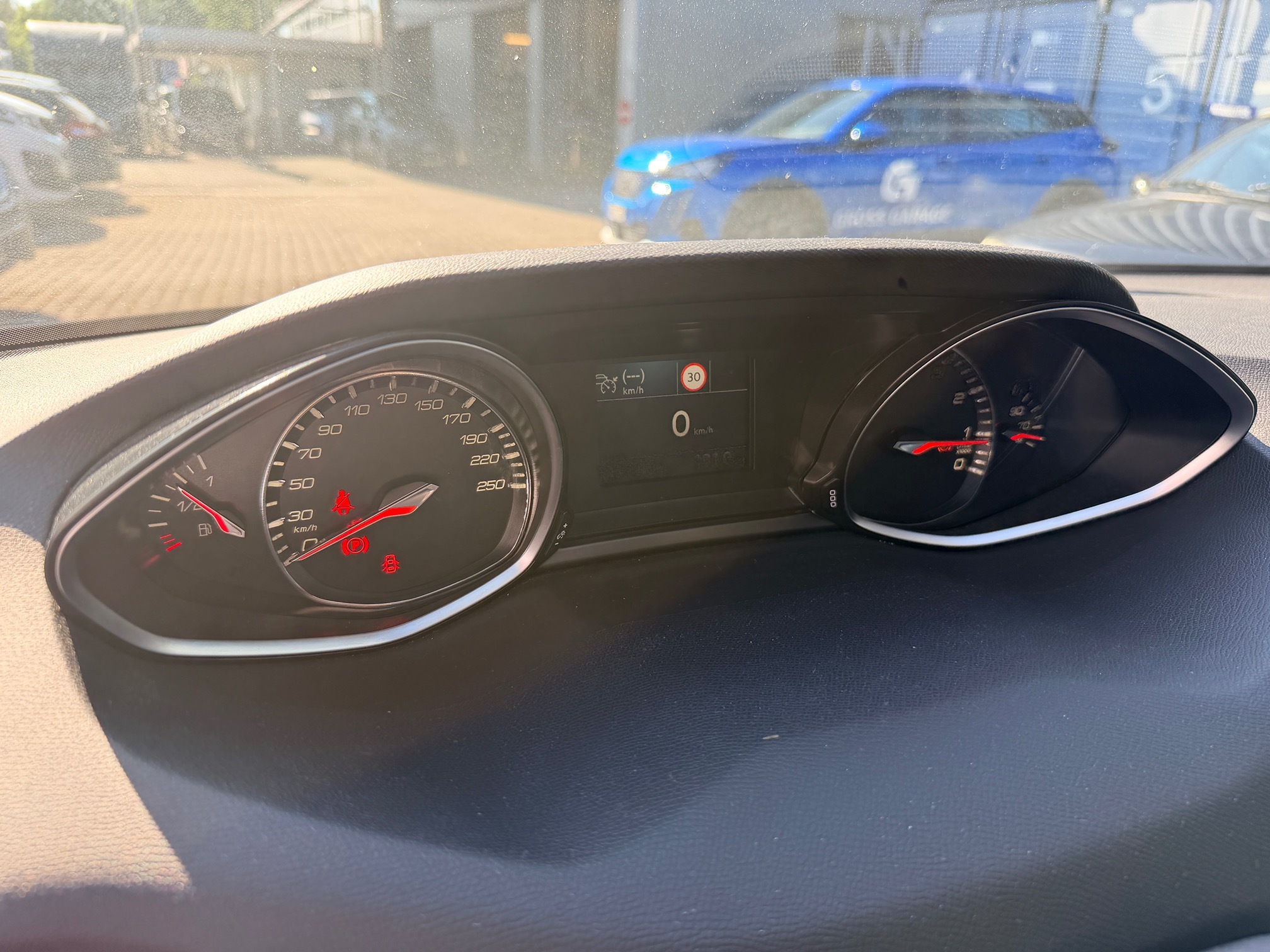 PEUGEOT 308 1.2i STT — zdjęcie 15