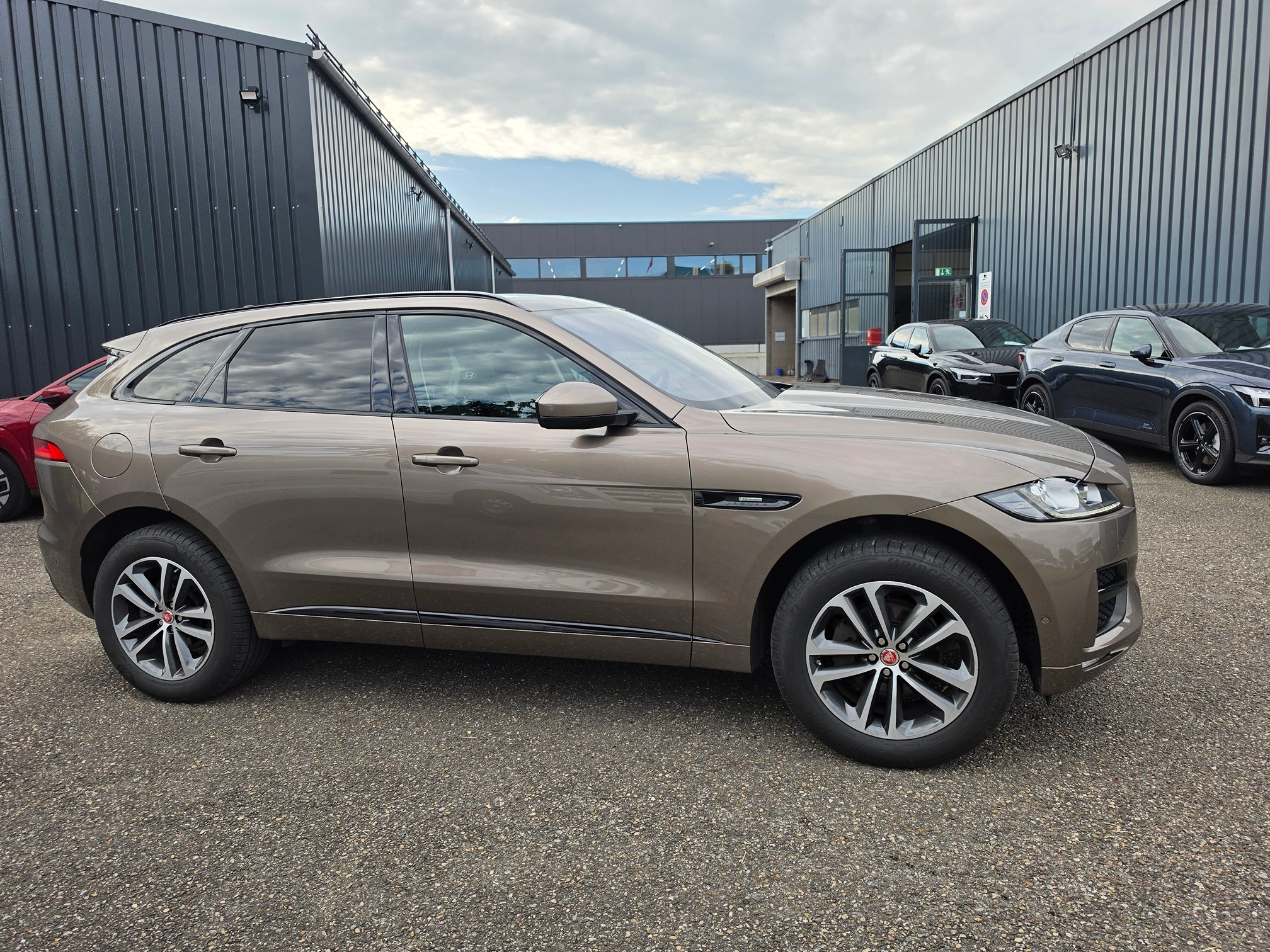 JAGUAR F-Pace 20d AWD — zdjęcie 4
