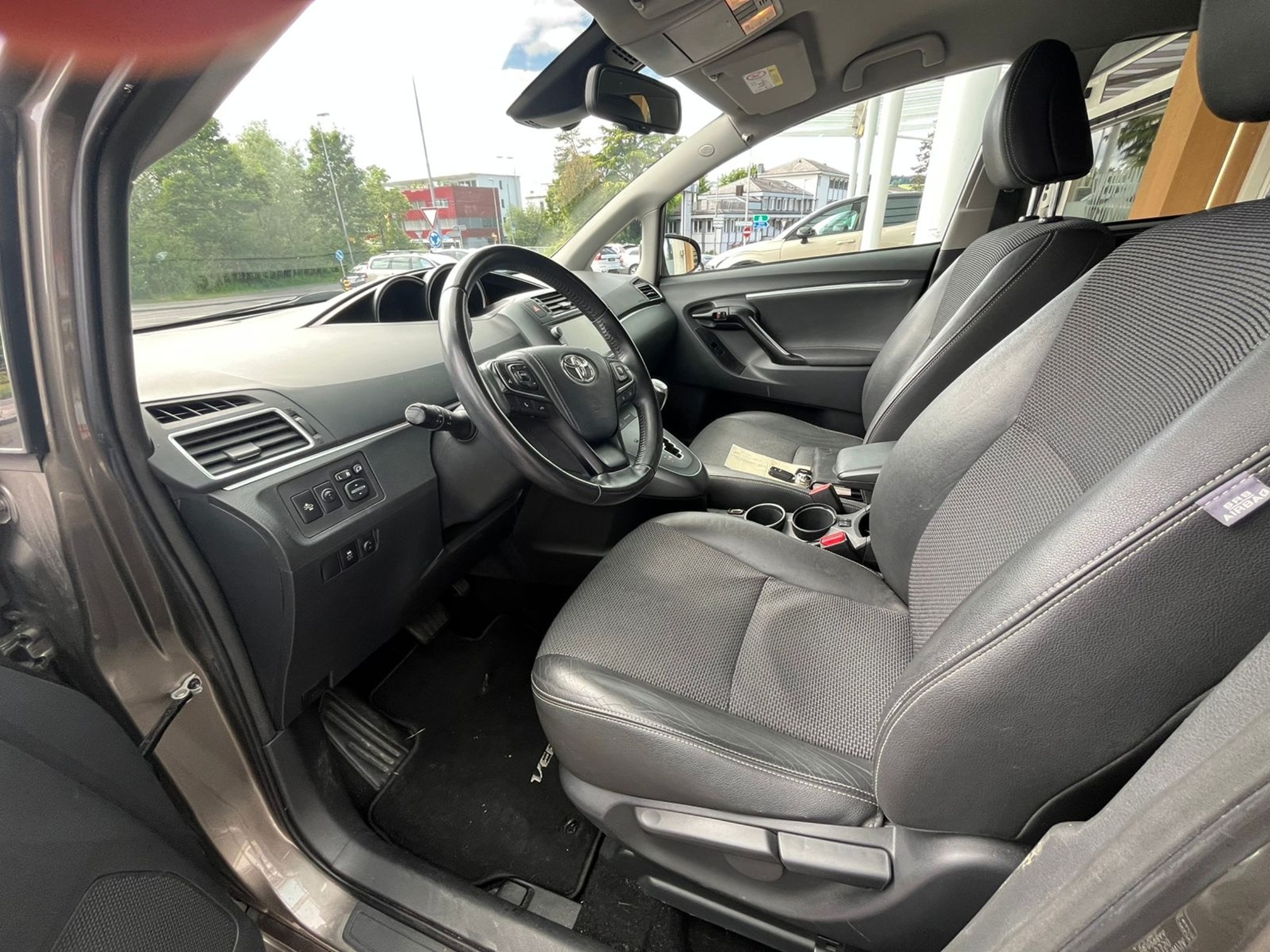 TOYOTA Verso — zdjęcie 7