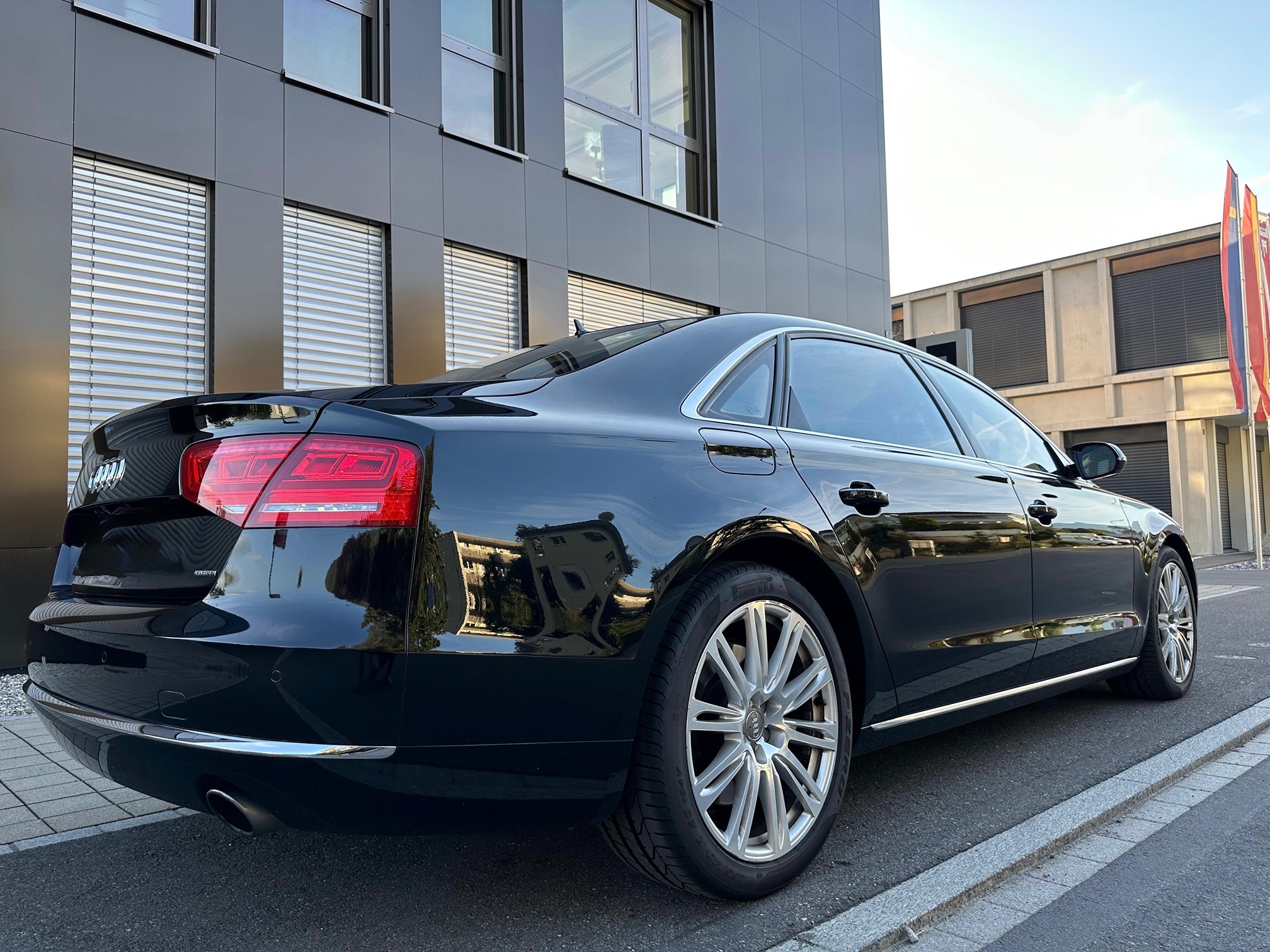 AUDI A8 L 4.0 TFSI — zdjęcie 14
