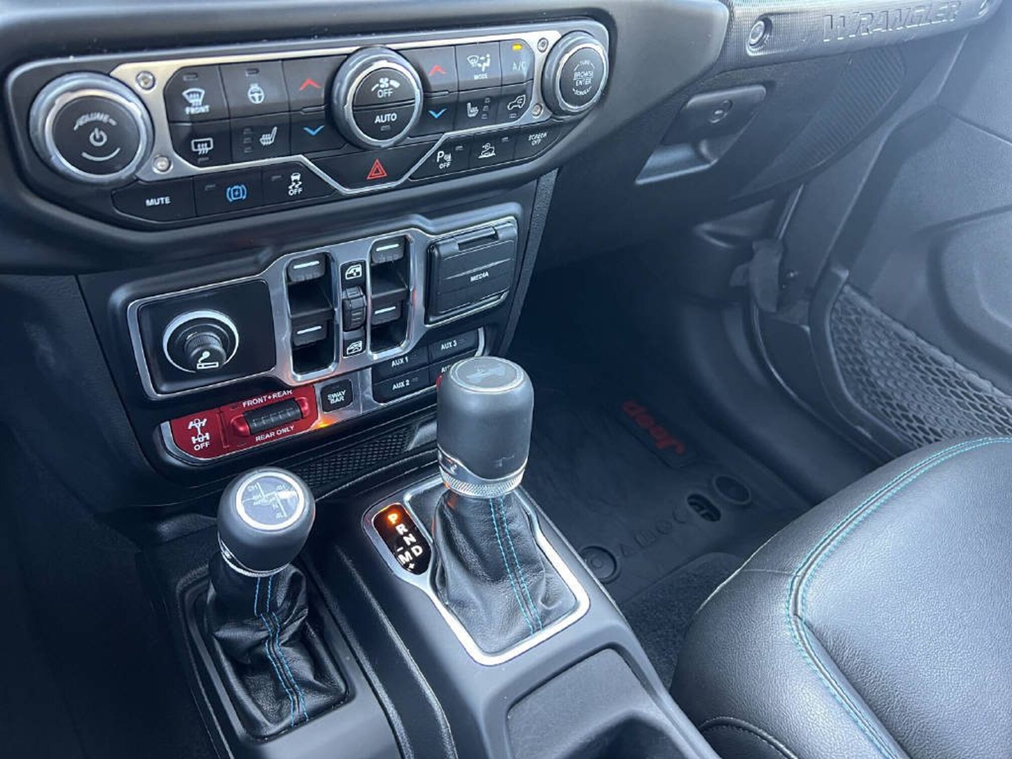 JEEP WranglerUnl20PHEV — zdjęcie 15