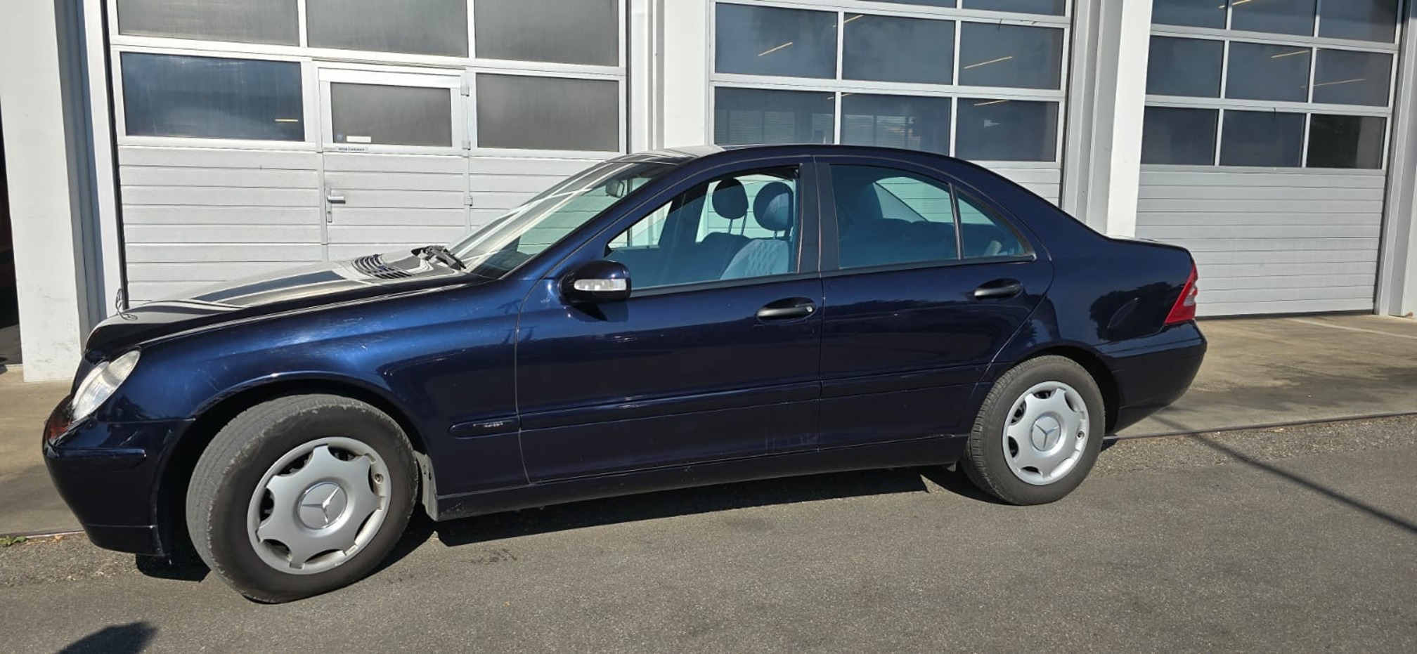 MERCEDES-BENZ C 180 — zdjęcie 4