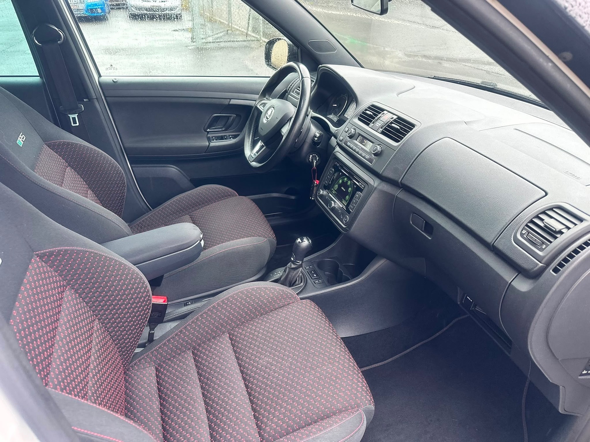 SKODA Fabia RS — zdjęcie 12