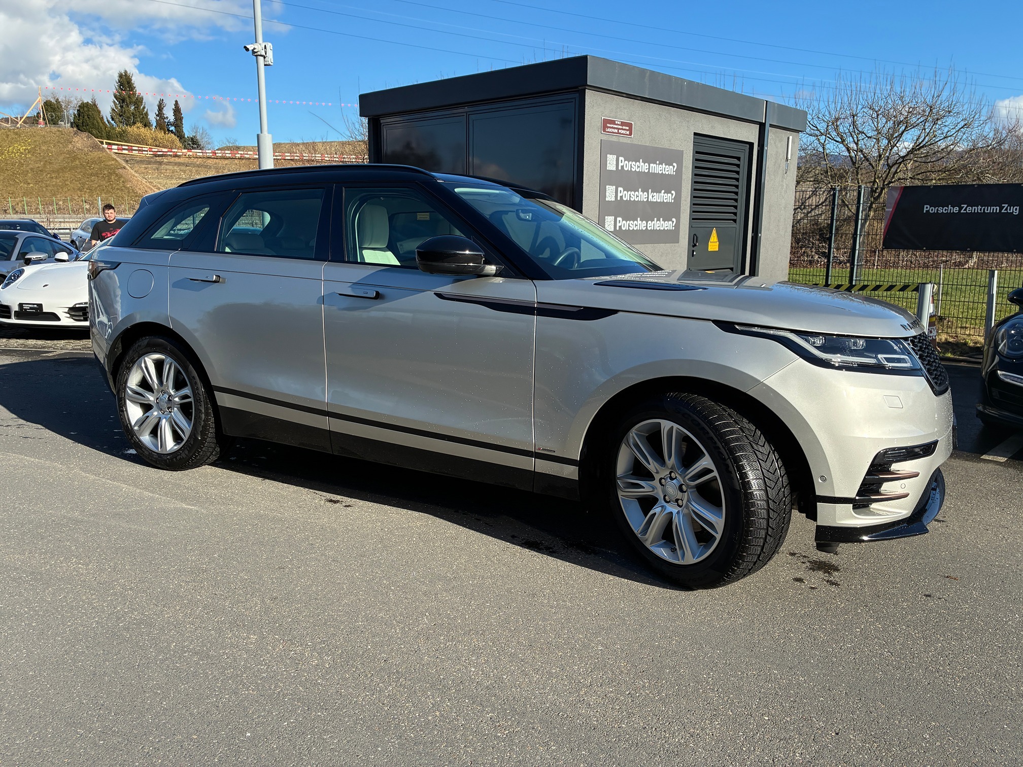 LAND ROVER RR Velar P300 R-Dynamic HSE — zdjęcie 1