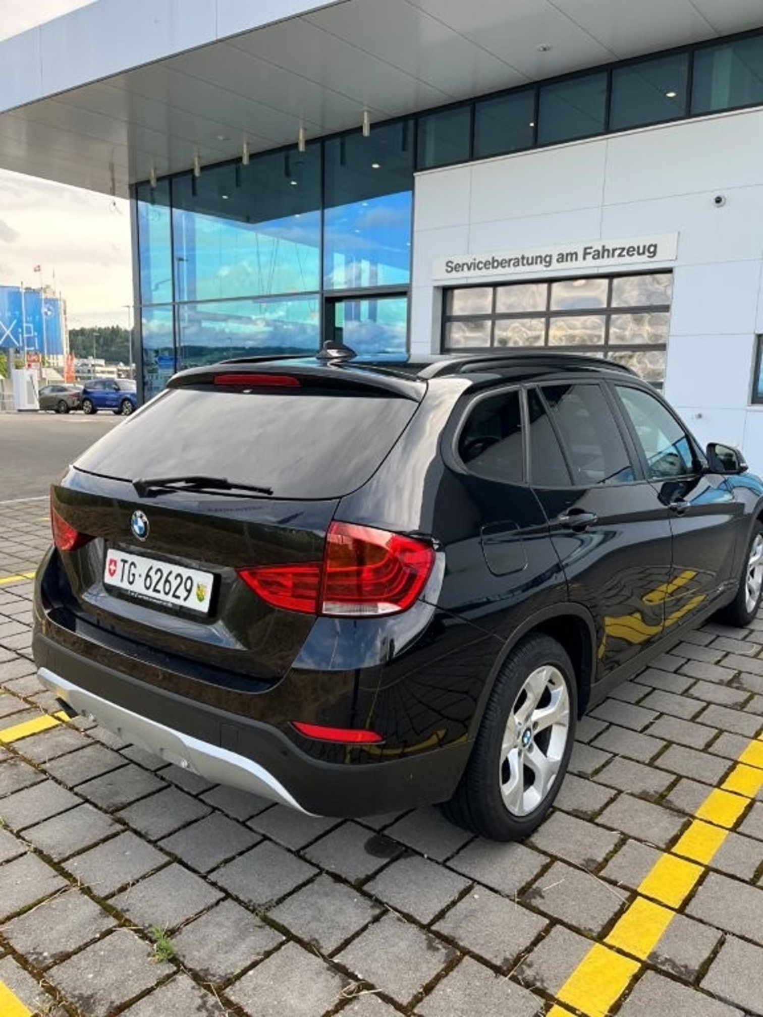 BMW X1 xDrive18d — zdjęcie 3