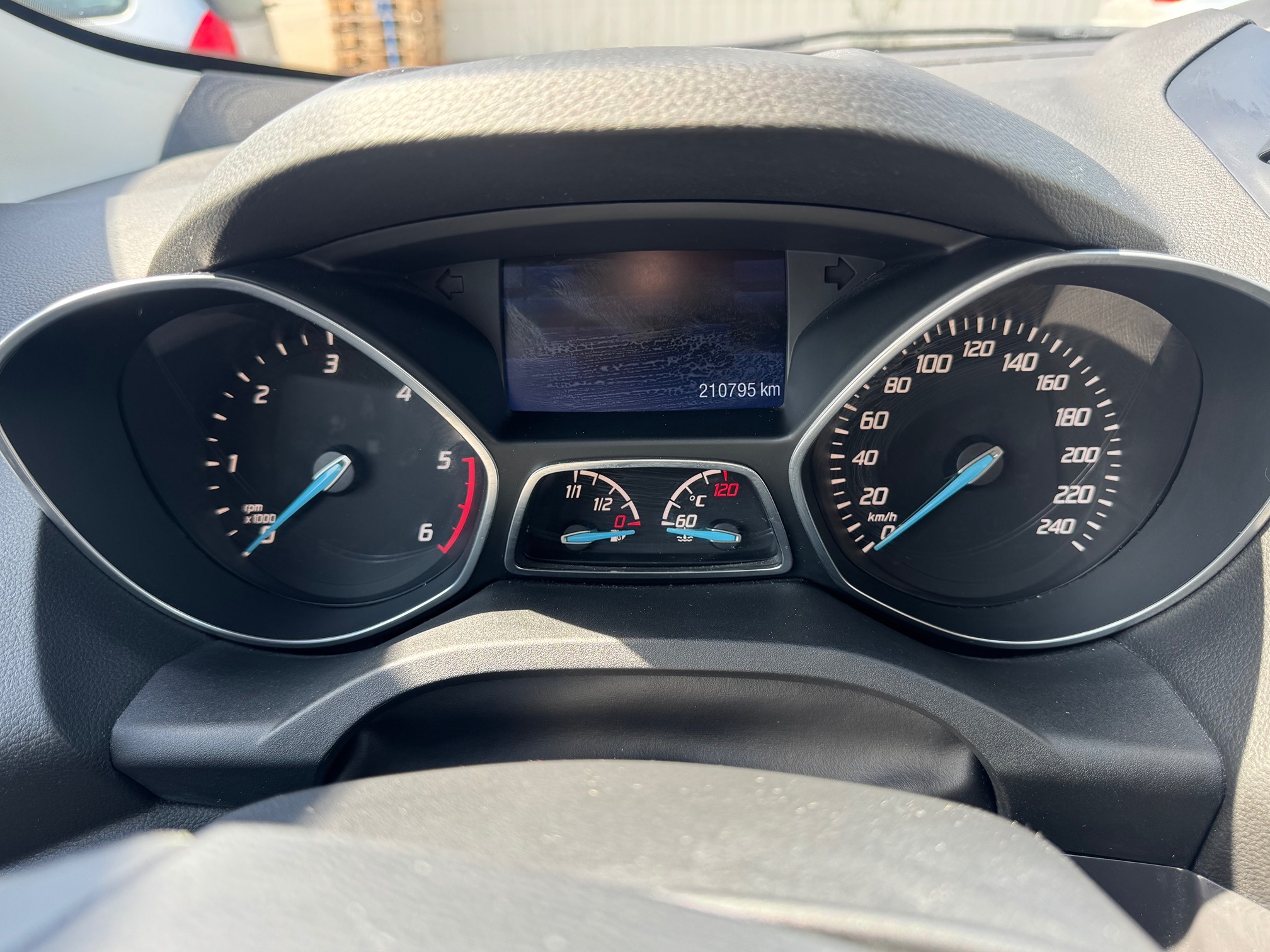 FORD Kuga 2.0 TDCi 4x4 — zdjęcie 11