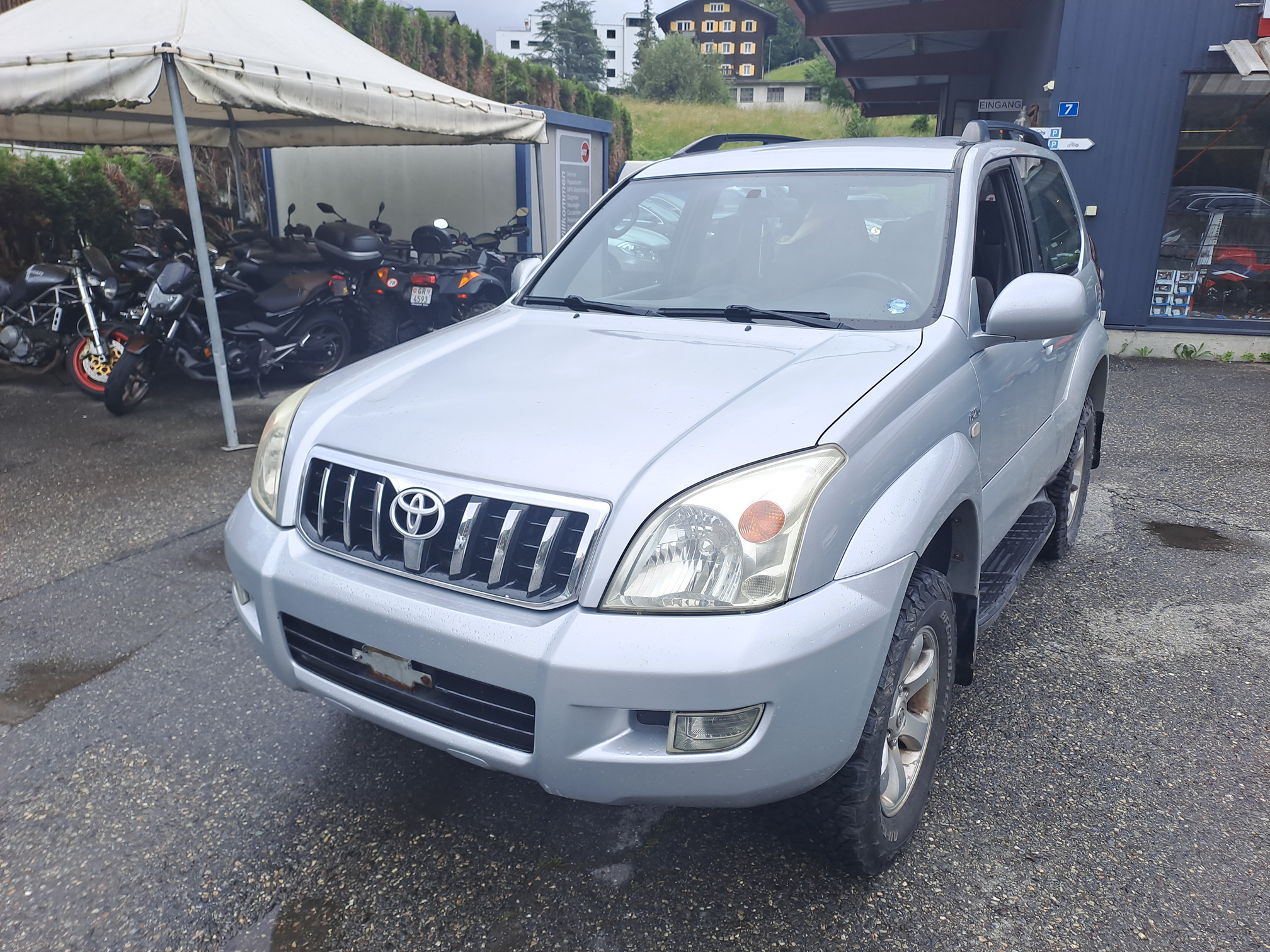 TOYOTA Land Cruiser — zdjęcie 3