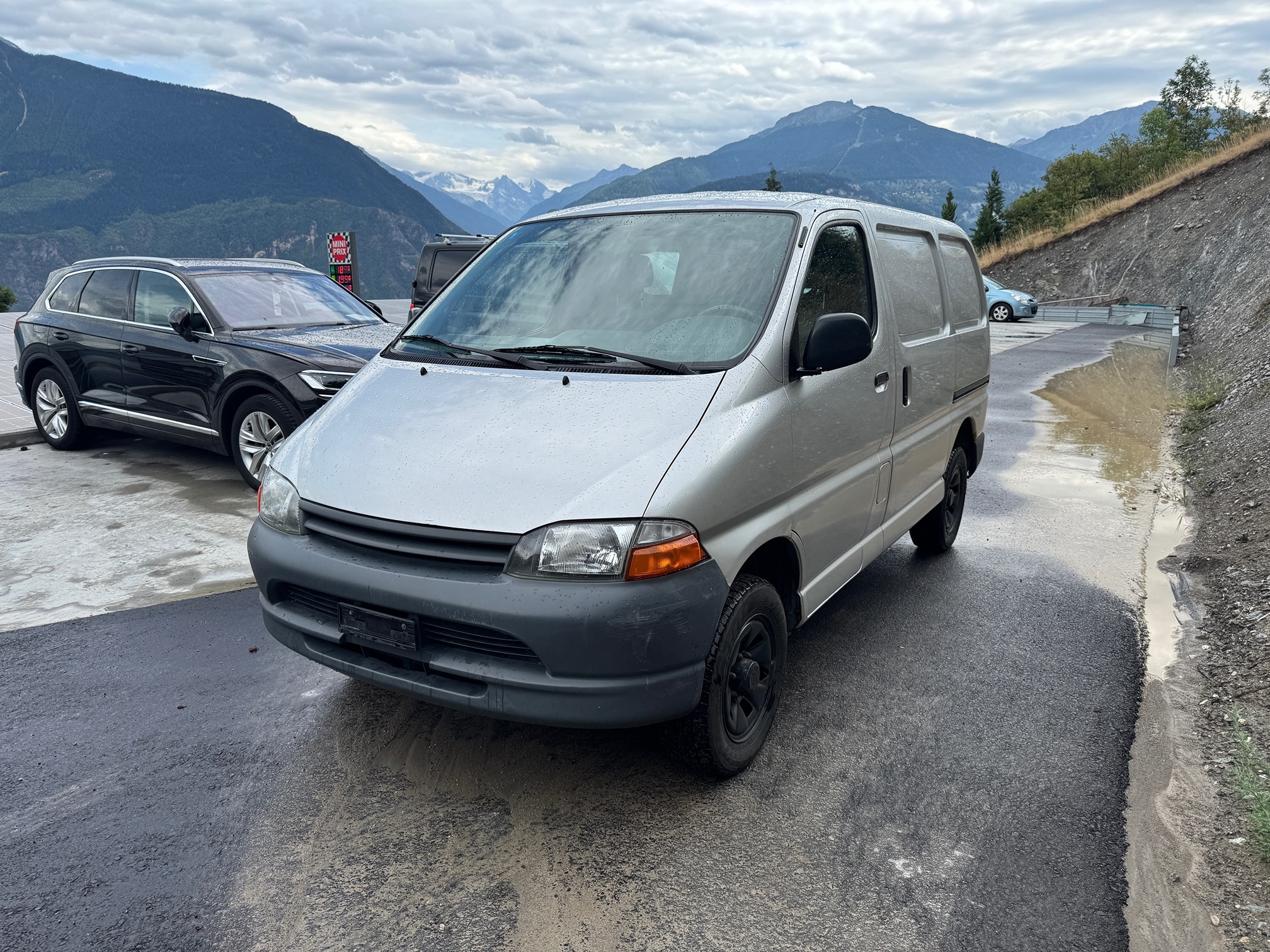 TOYOTA HIACE 2.7 4WD — zdjęcie 2
