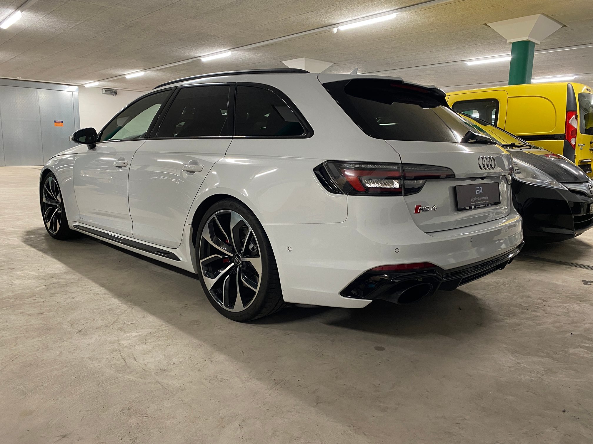 AUDI RS 4 Avant — zdjęcie 4