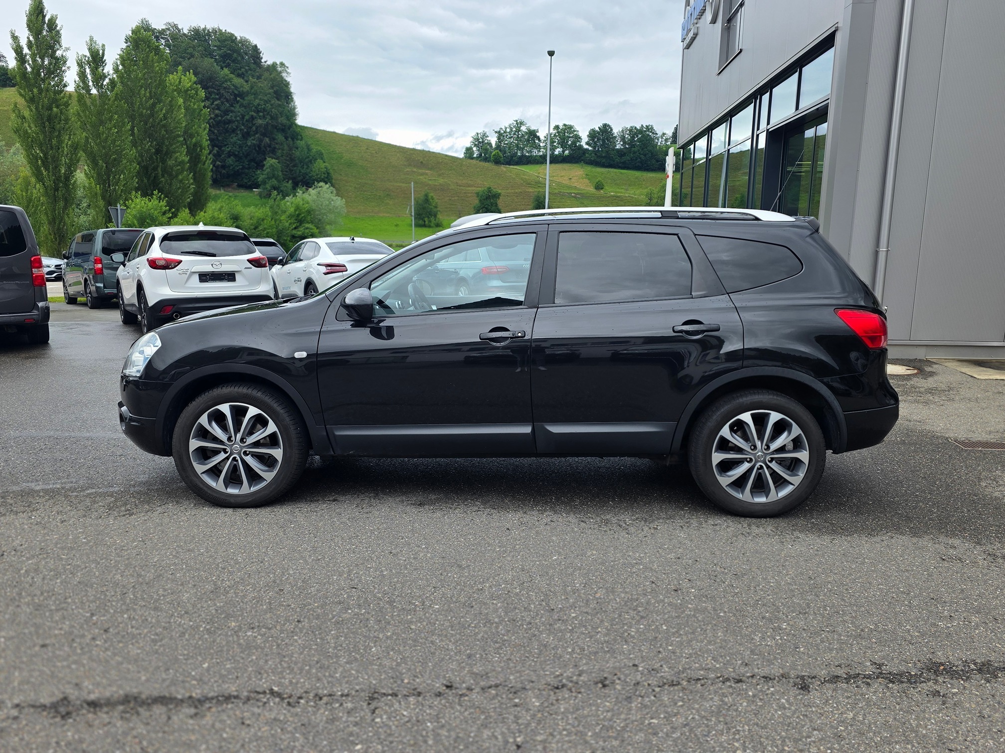 NISSAN Qashqai+2 — zdjęcie 2