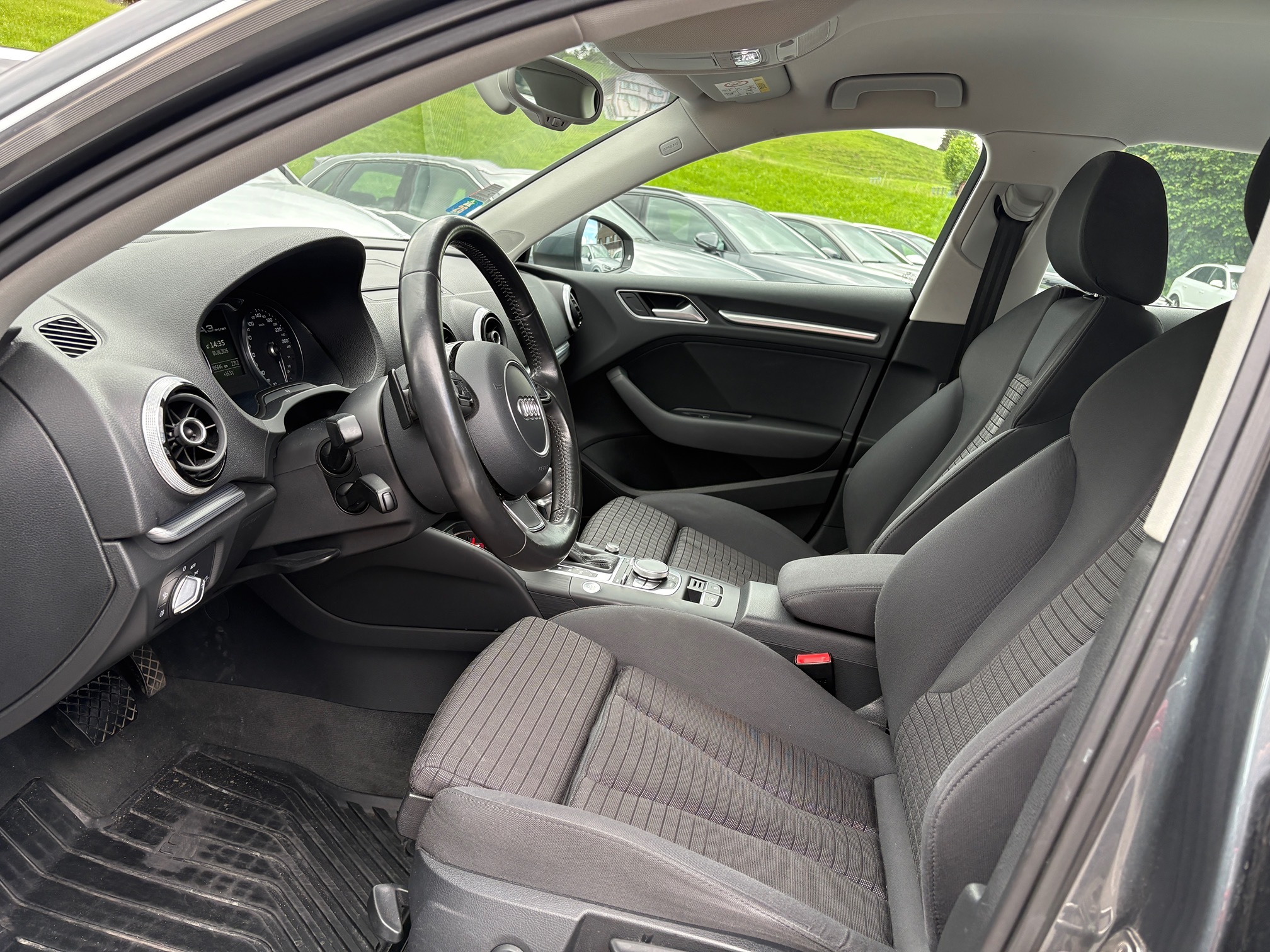 AUDI A3 e-Tron — zdjęcie 4