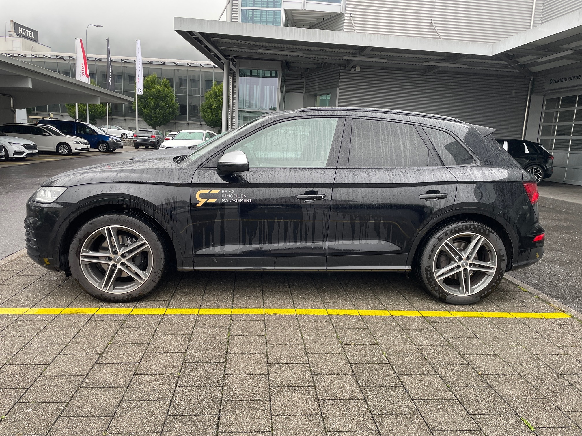 AUDI SQ5 3.0 TFSI 354 PS Tiptronic quattro — zdjęcie 2