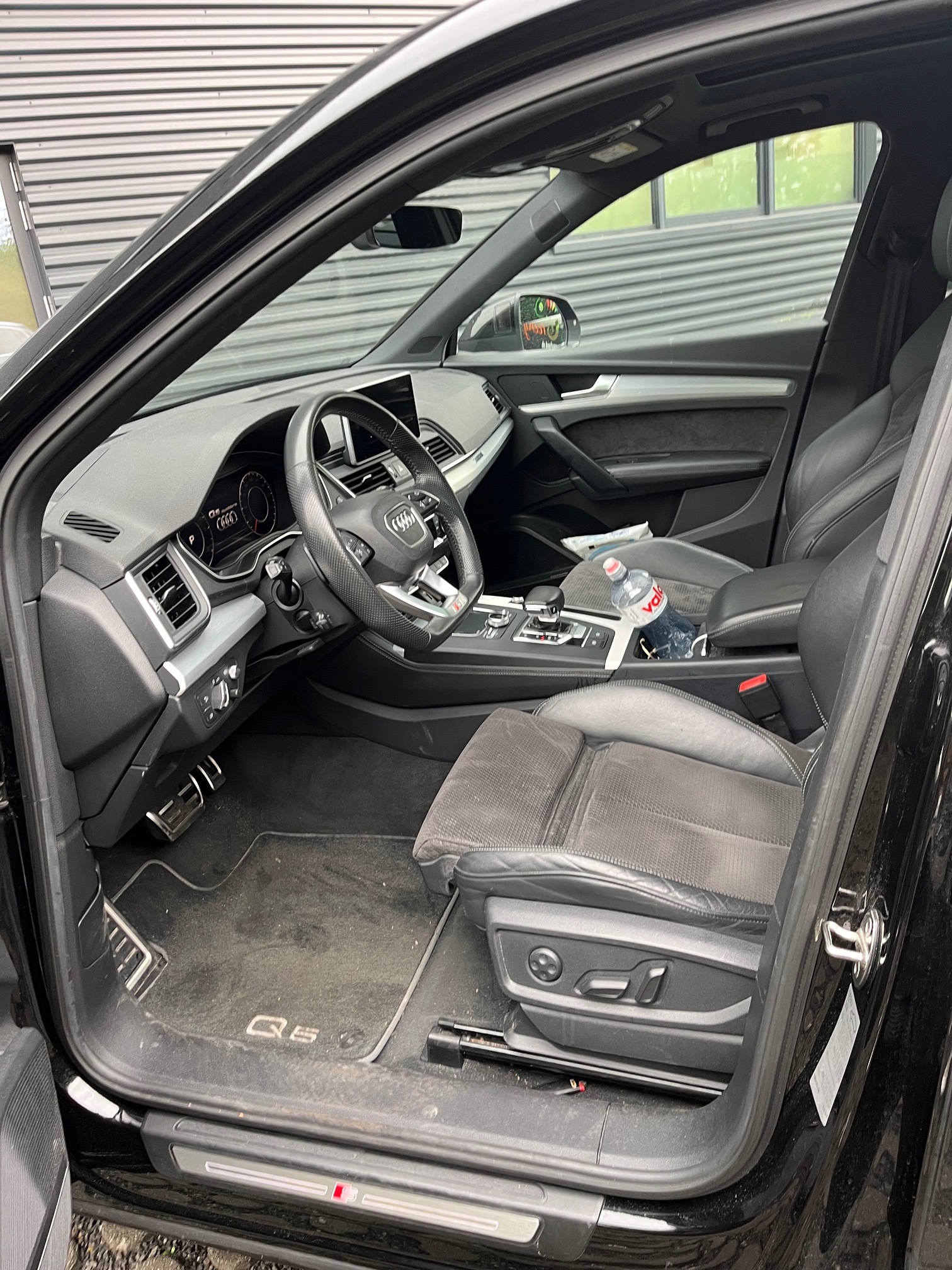 AUDI Q5 2.0TDI — zdjęcie 11