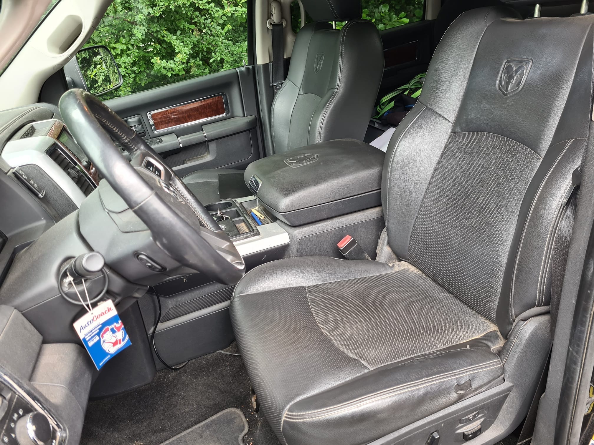 DODGE Ram 1500 Pick-up 5.7i-V8 Hemi 401 PS Laramie 4x4 AWD 8-Gang Automat — zdjęcie 9
