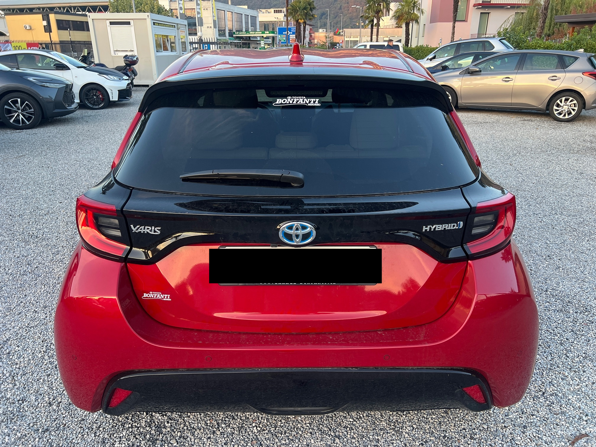 TOYOTA Yaris Hybrid — zdjęcie 4