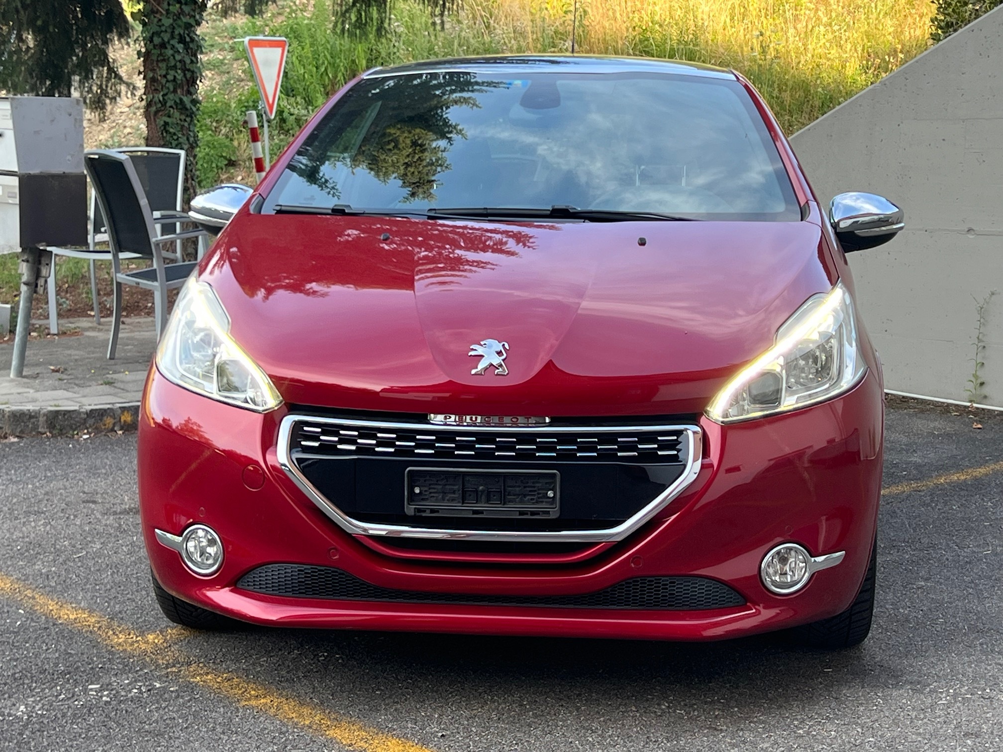 PEUGEOT 208 1.6 GTI Turbo — zdjęcie 2