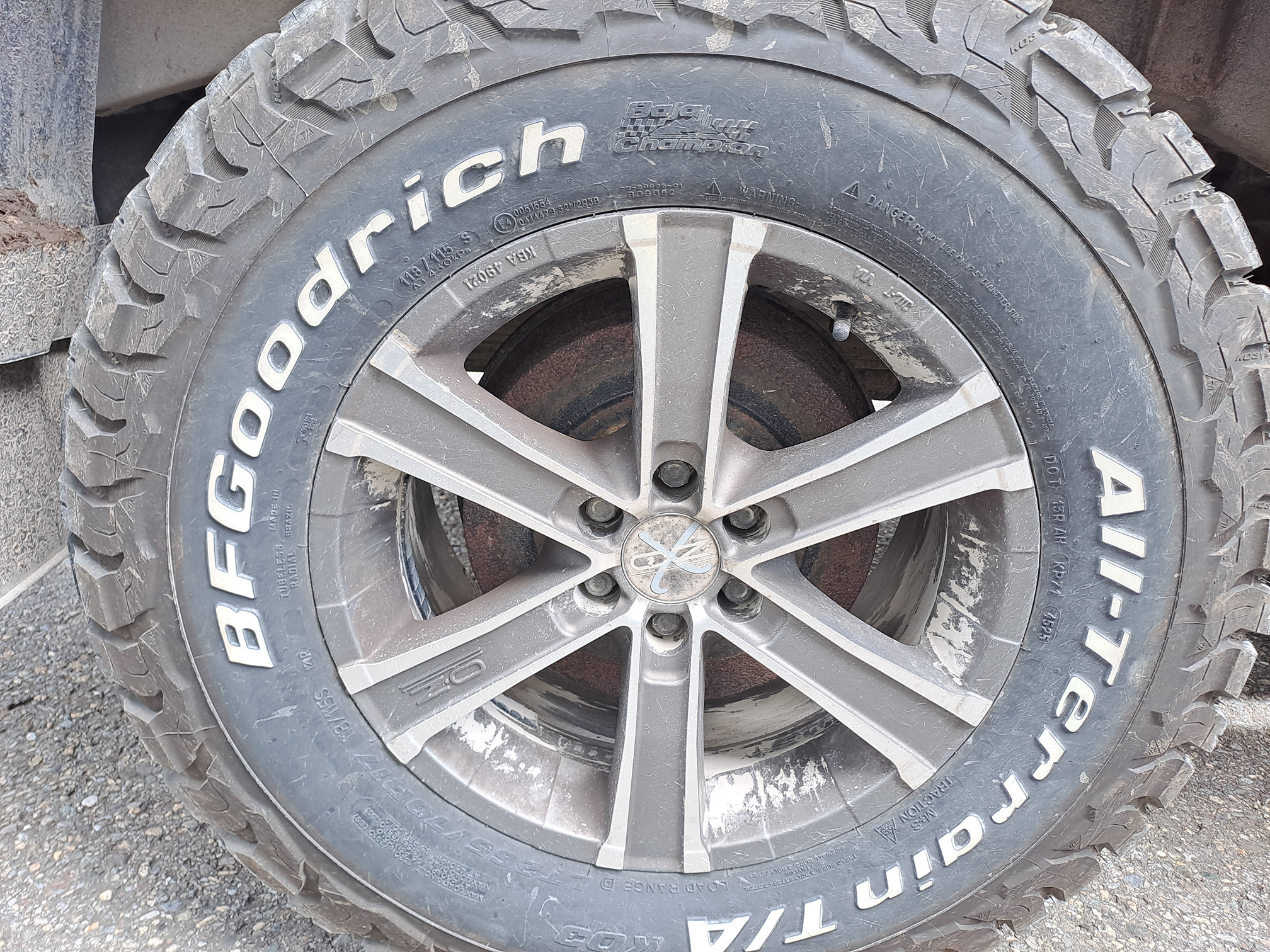 NISSAN Navara DC 4WD — zdjęcie 14