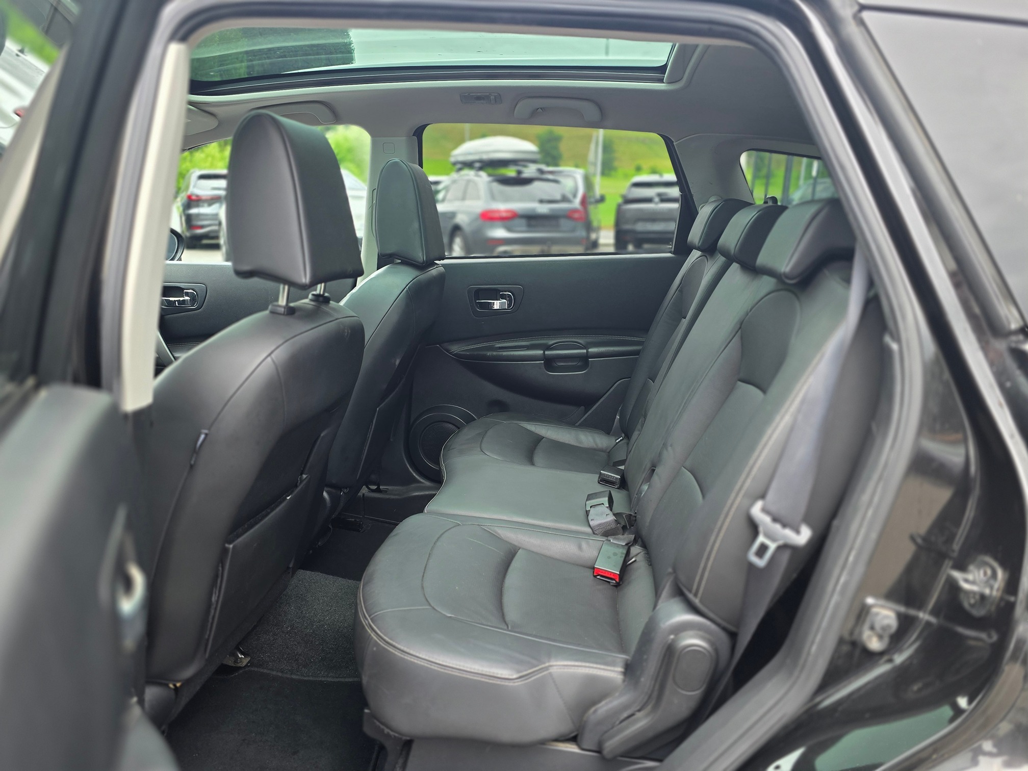 NISSAN Qashqai+2 — zdjęcie 10