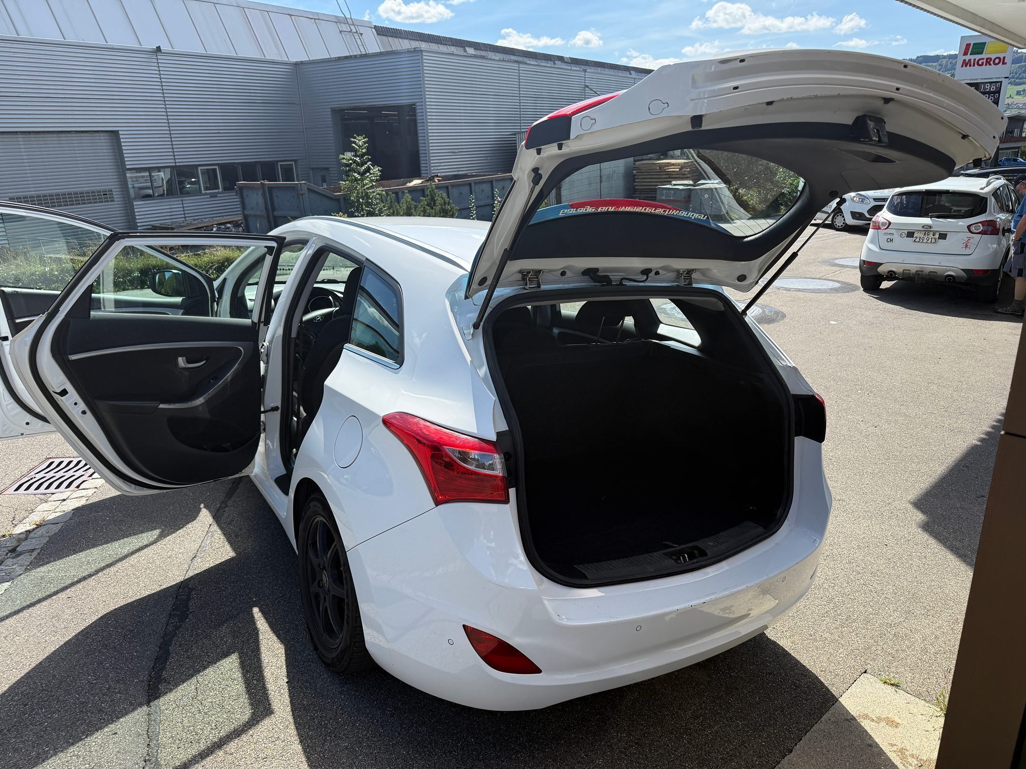 HYUNDAI i30 1.6 CRDI ISG — zdjęcie 11