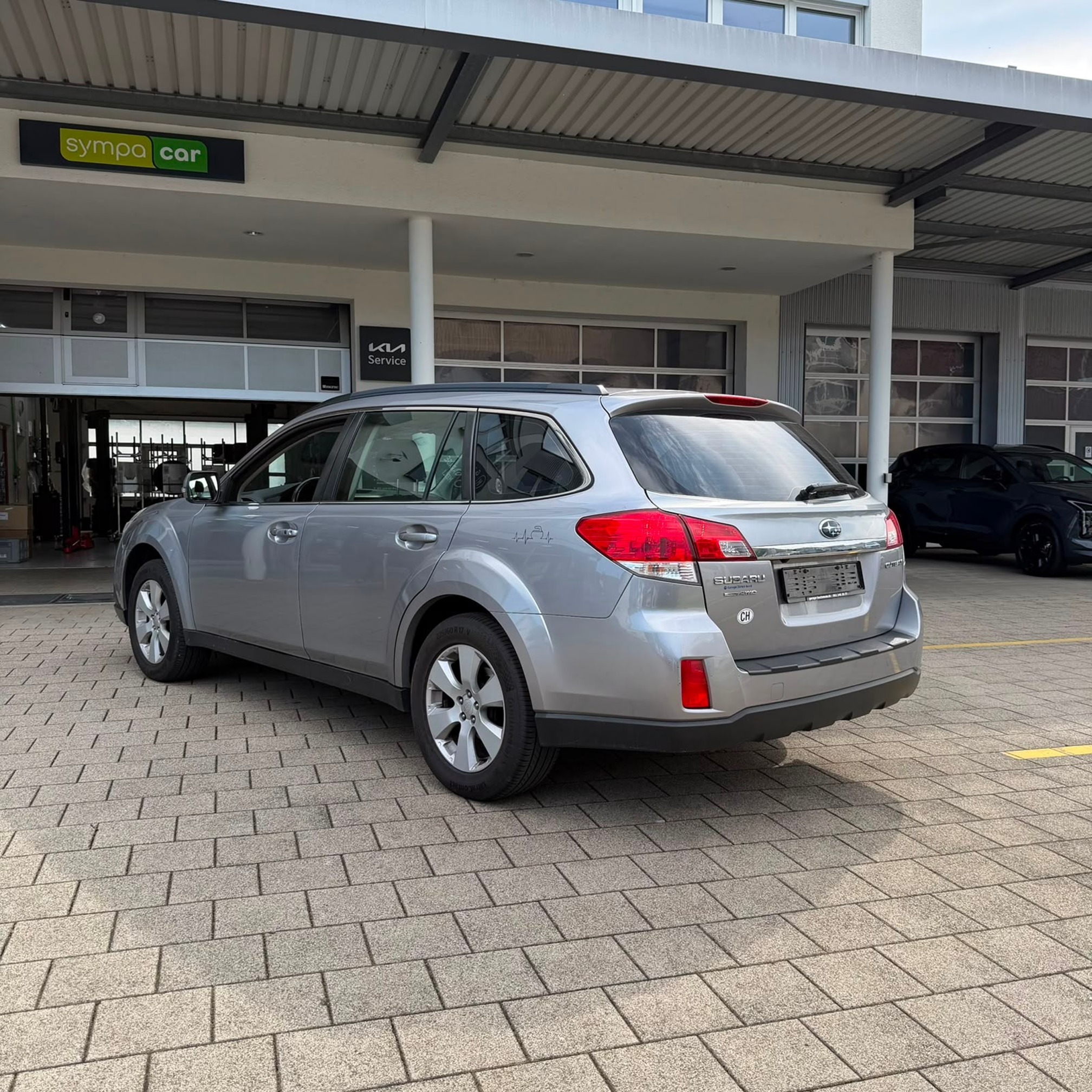 SUBARU Outback 2.5i AWD — zdjęcie 4