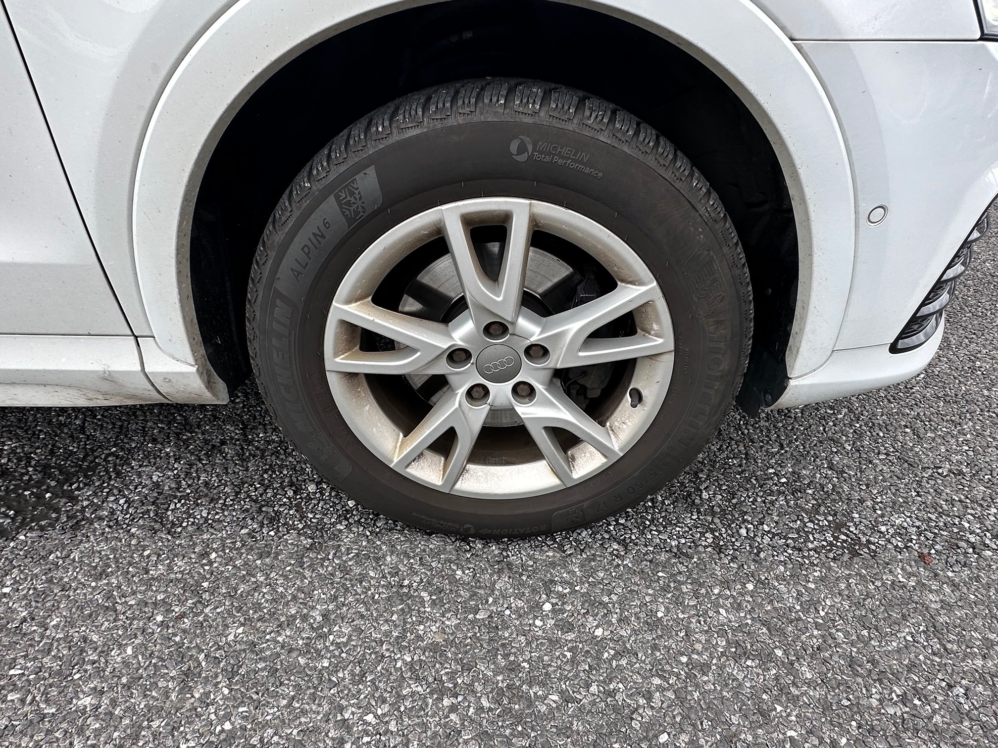 AUDI Q3 2.0TDI quattro — zdjęcie 8