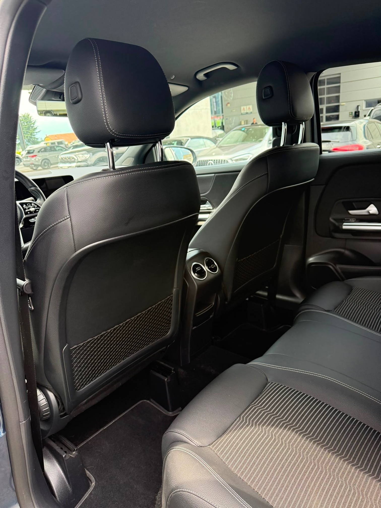 MERCEDES-BENZ GLA 250 4MATIC Progressive Line — zdjęcie 7