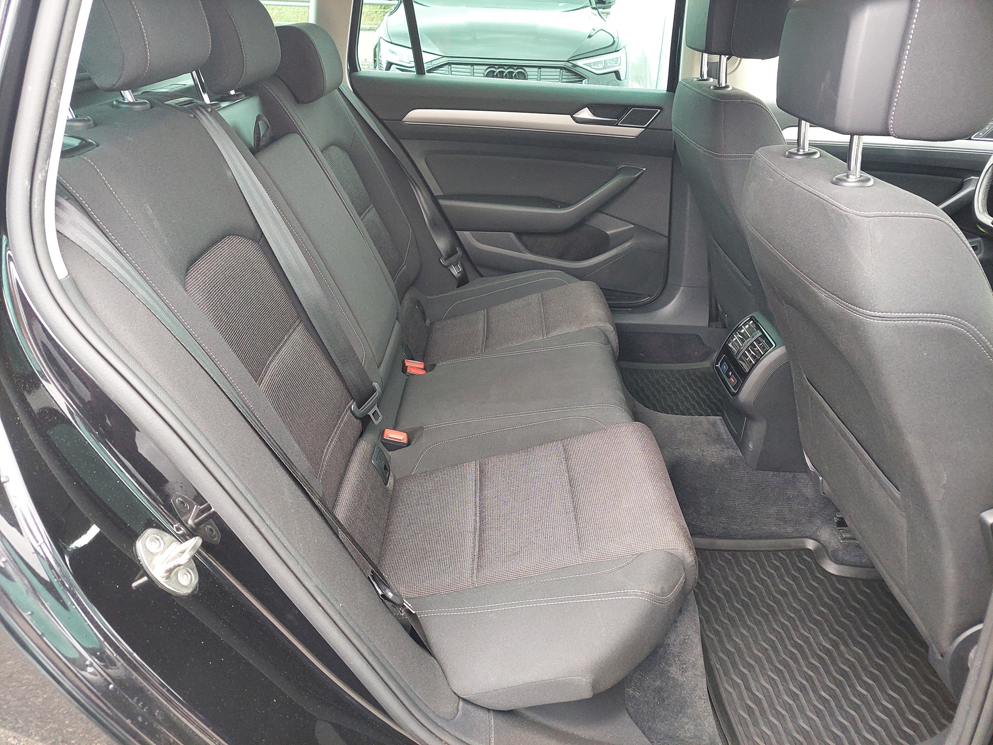 VW Passat V 2.0D DSG — zdjęcie 8