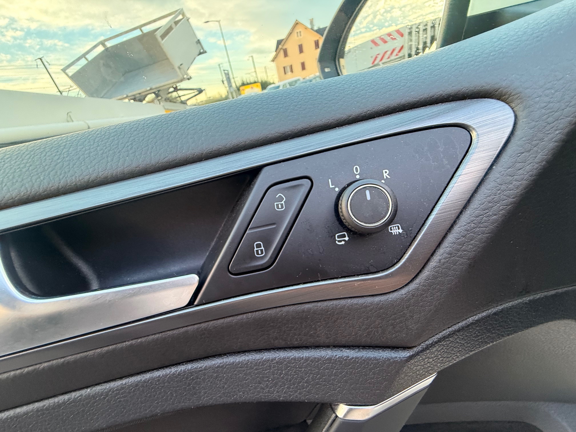 VW Golf 7 1.5 *Automat / MFK bis 06.2028 / Rückfahrkamera und vieles mehr* — zdjęcie 14